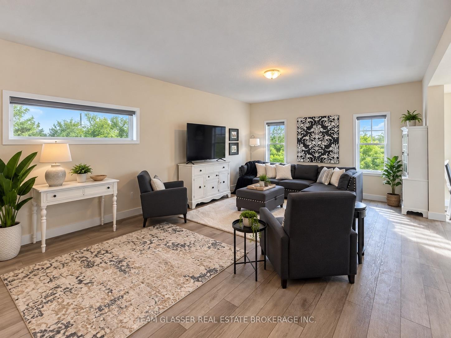 Photo 4 of Unit Main, 1421 Twilite Boulevard, London, North S — HOMEH