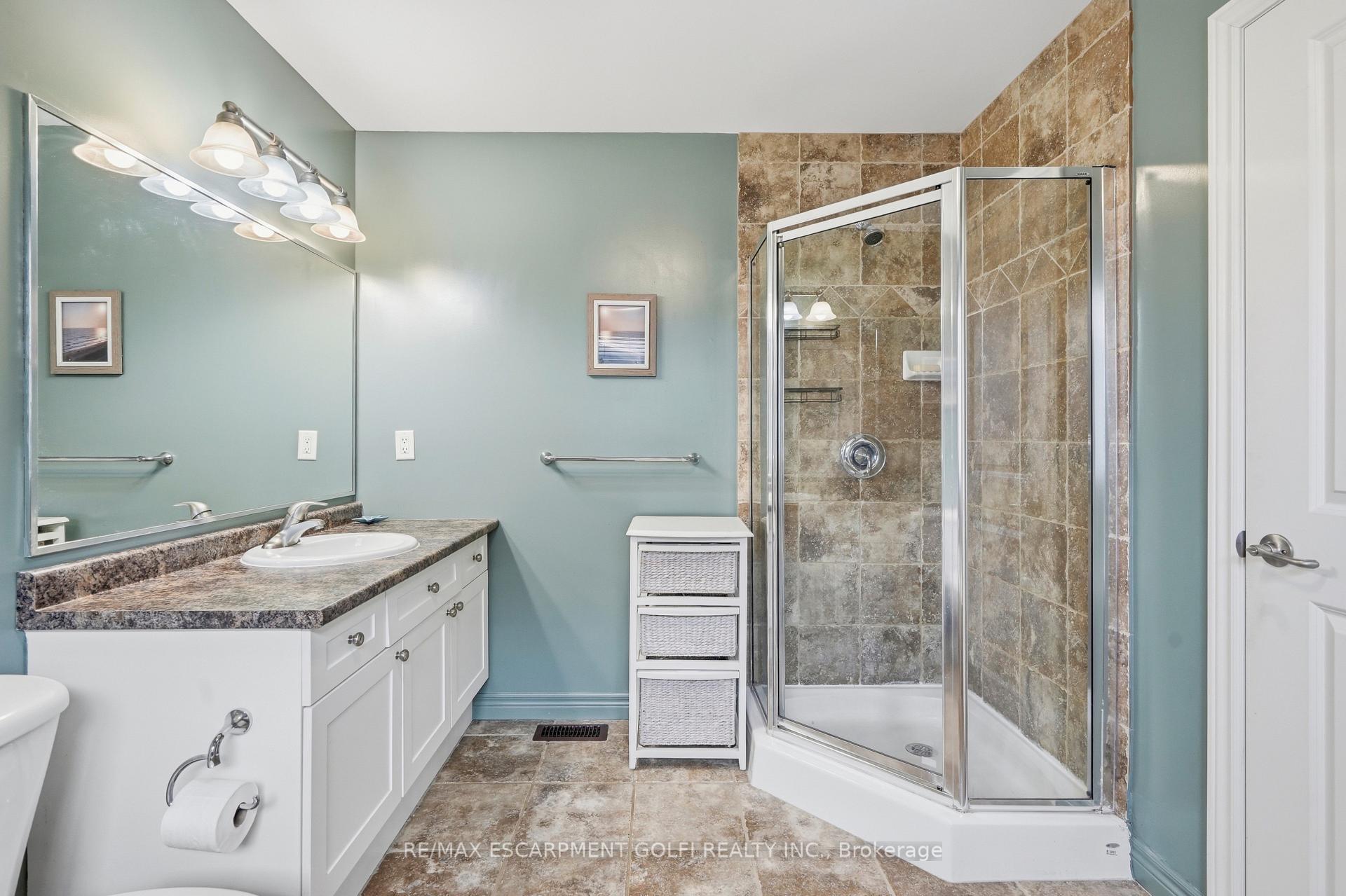 Photo 23 of 4530 Frances Crescent, Lincoln, Beamsville — HOMEH