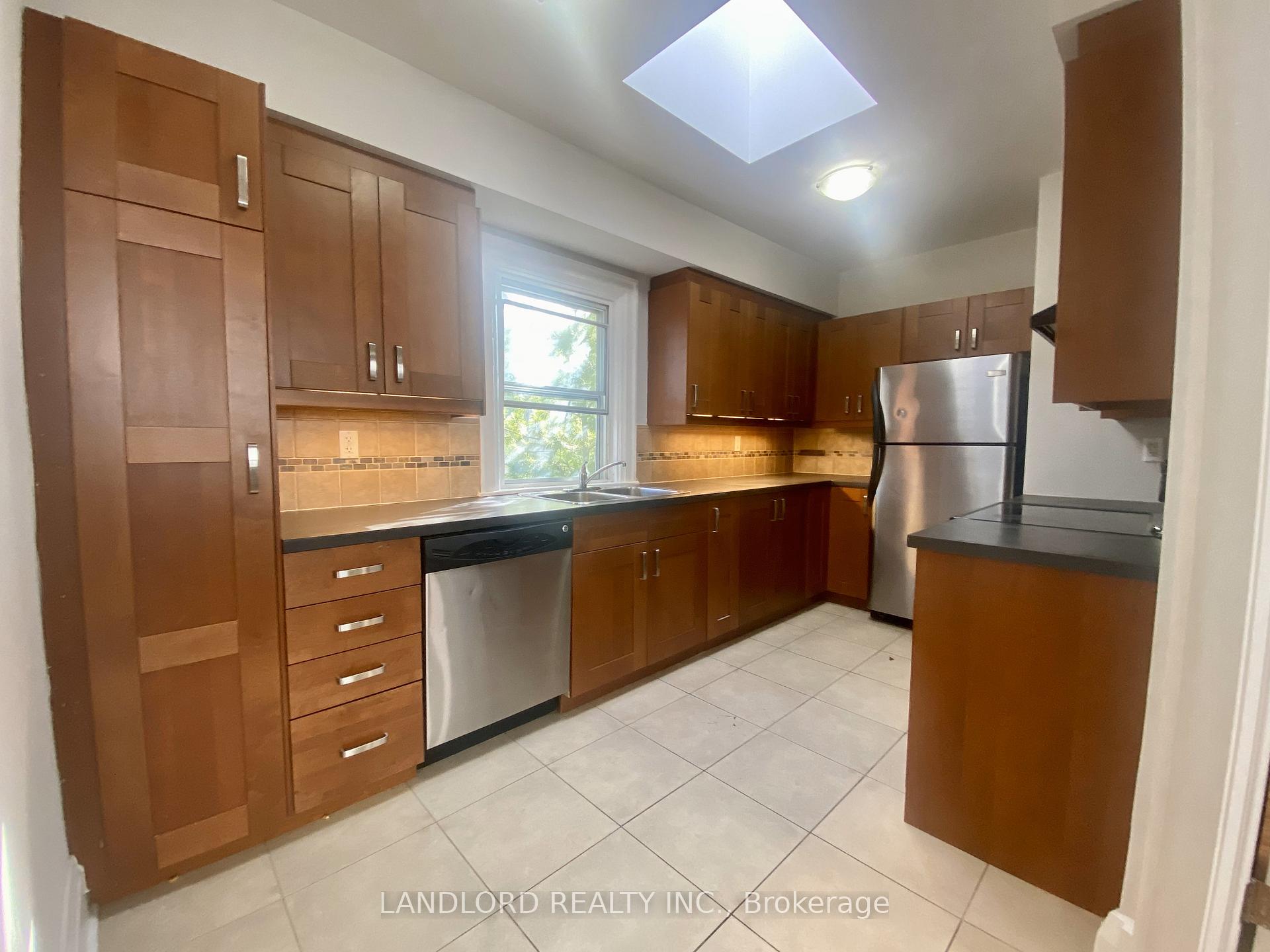 Photo 1 of Unit E, 341 St Clair Avenue, Toronto, Casa Loma — HOMEH