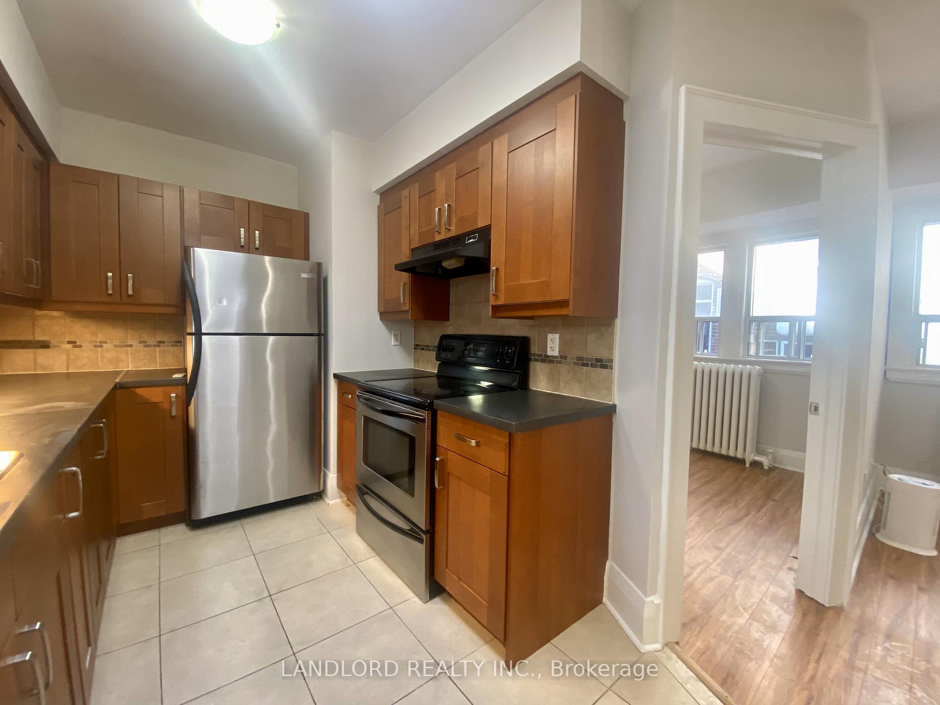 Photo 6 of Unit E, 341 St Clair Avenue, Toronto, Casa Loma — HOMEH
