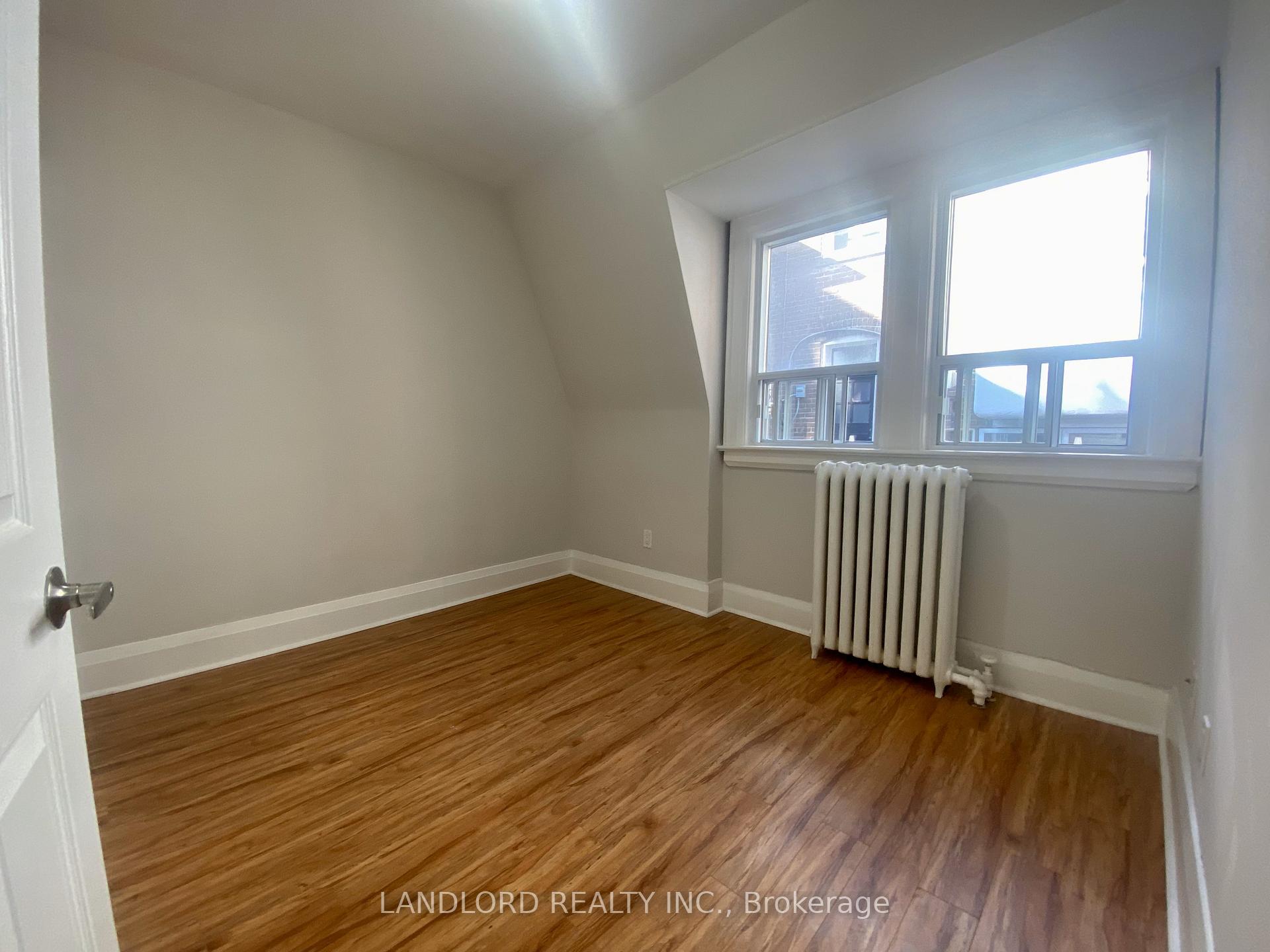 Photo 9 of Unit E, 341 St Clair Avenue, Toronto, Casa Loma — HOMEH