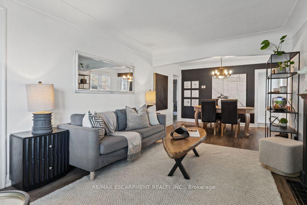 Photo 9 of 202 Huxley Avenue S, Hamilton, Delta — HOMEH