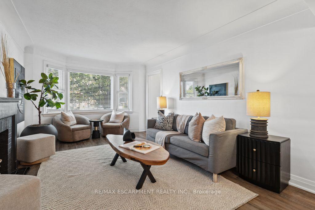 Photo 10 of 202 Huxley Avenue S, Hamilton, Delta — HOMEH