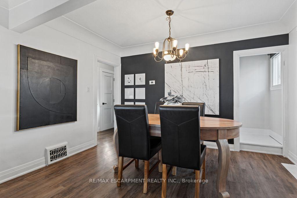 Photo 13 of 202 Huxley Avenue S, Hamilton, Delta — HOMEH