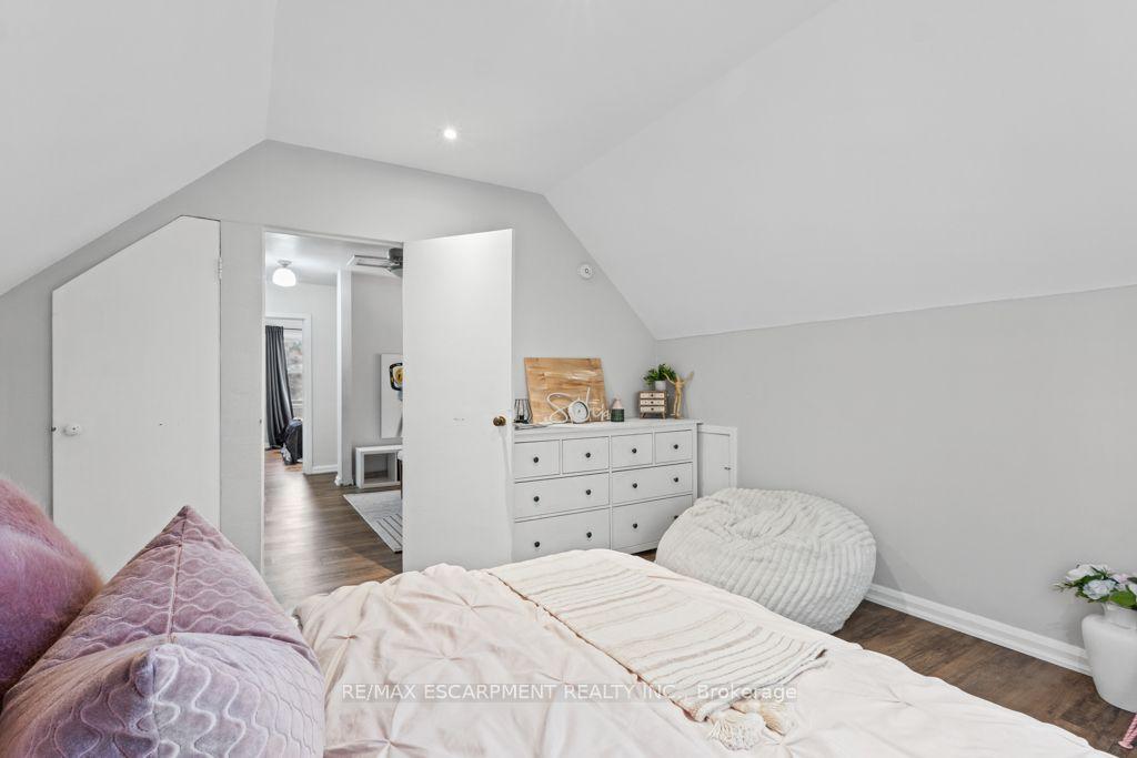 Photo 32 of 202 Huxley Avenue S, Hamilton, Delta — HOMEH