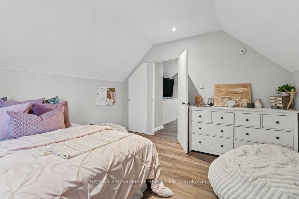 Photo 33 of 202 Huxley Avenue S, Hamilton, Delta — HOMEH