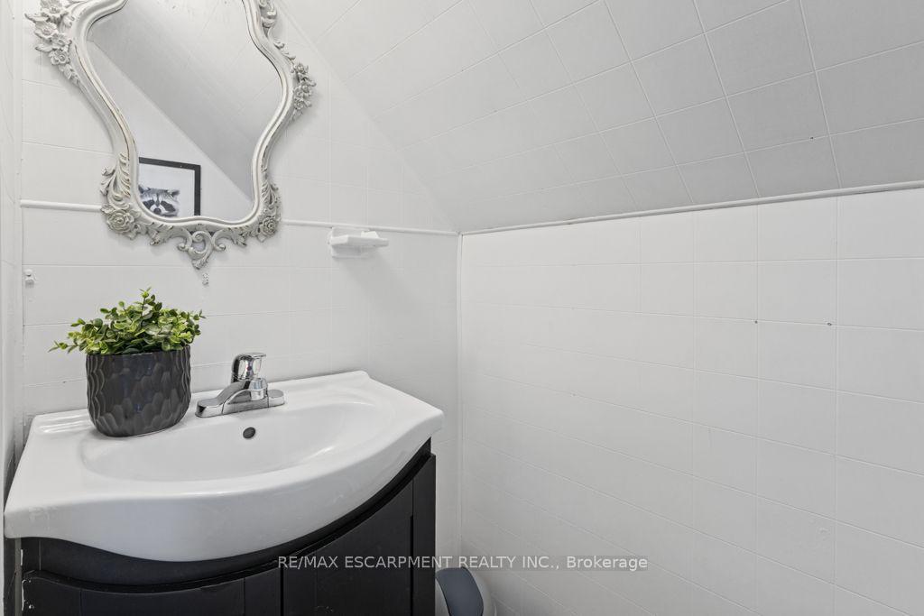 Photo 36 of 202 Huxley Avenue S, Hamilton, Delta — HOMEH