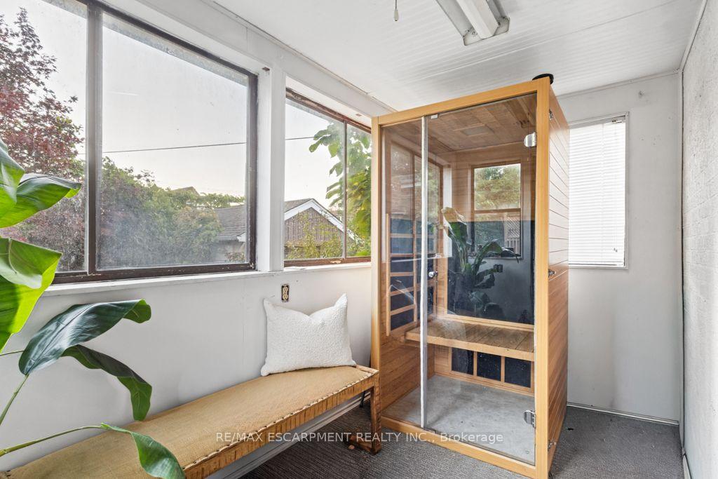 Photo 38 of 202 Huxley Avenue S, Hamilton, Delta — HOMEH