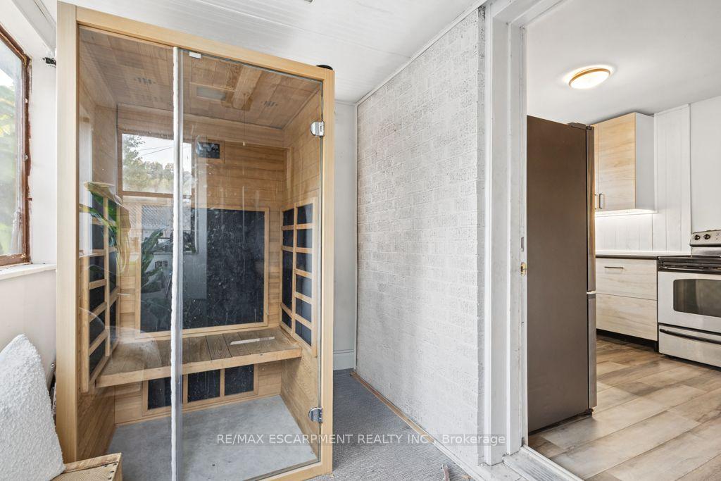Photo 39 of 202 Huxley Avenue S, Hamilton, Delta — HOMEH