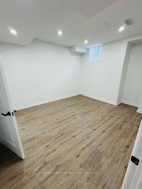 Photo 6 of Unit Basement, 52 Foley Crescent, Vaughan, Maple — HOMEH