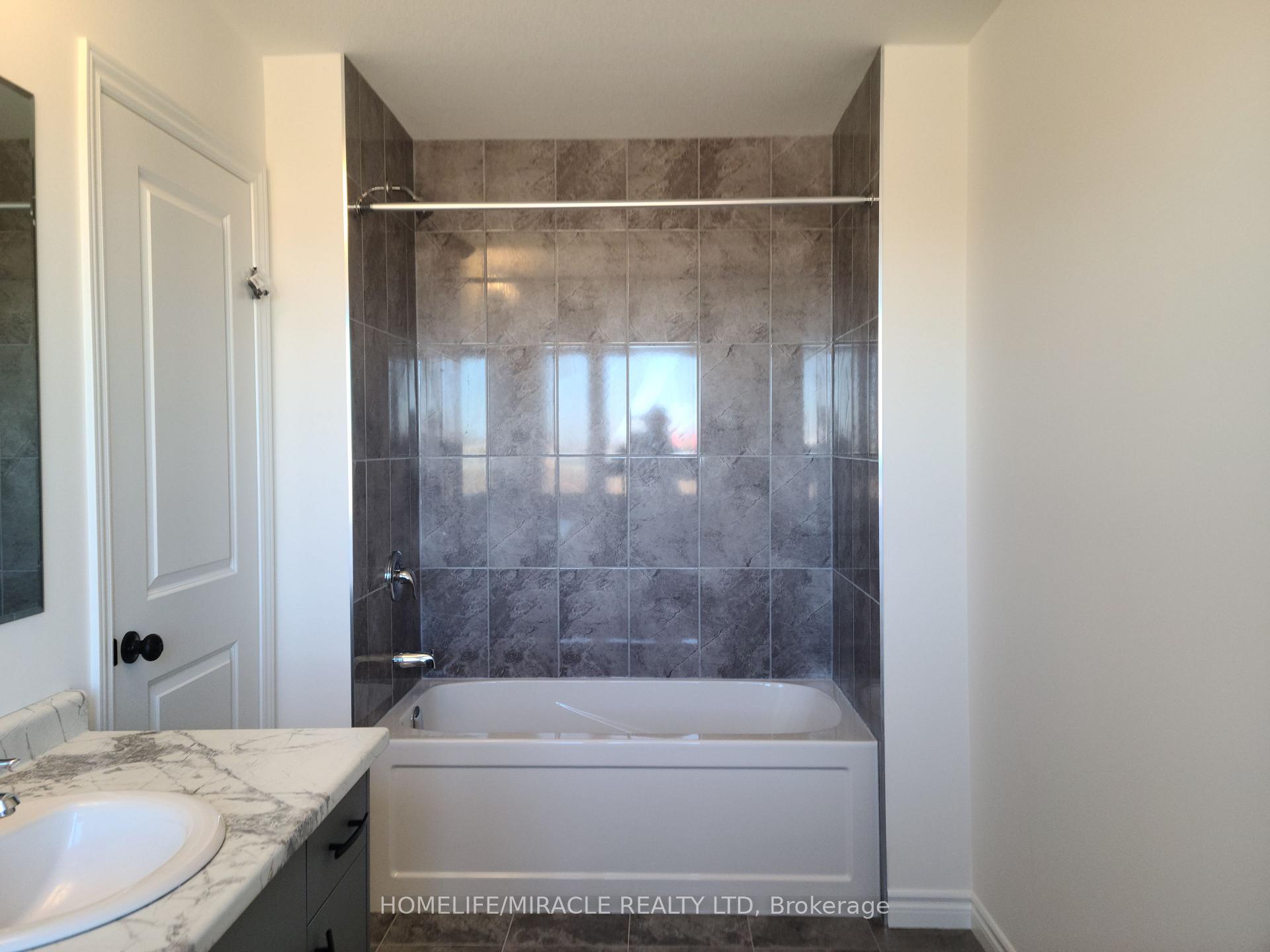Photo 28 of 117 Mattingley Street, Brant, Paris — HOMEH