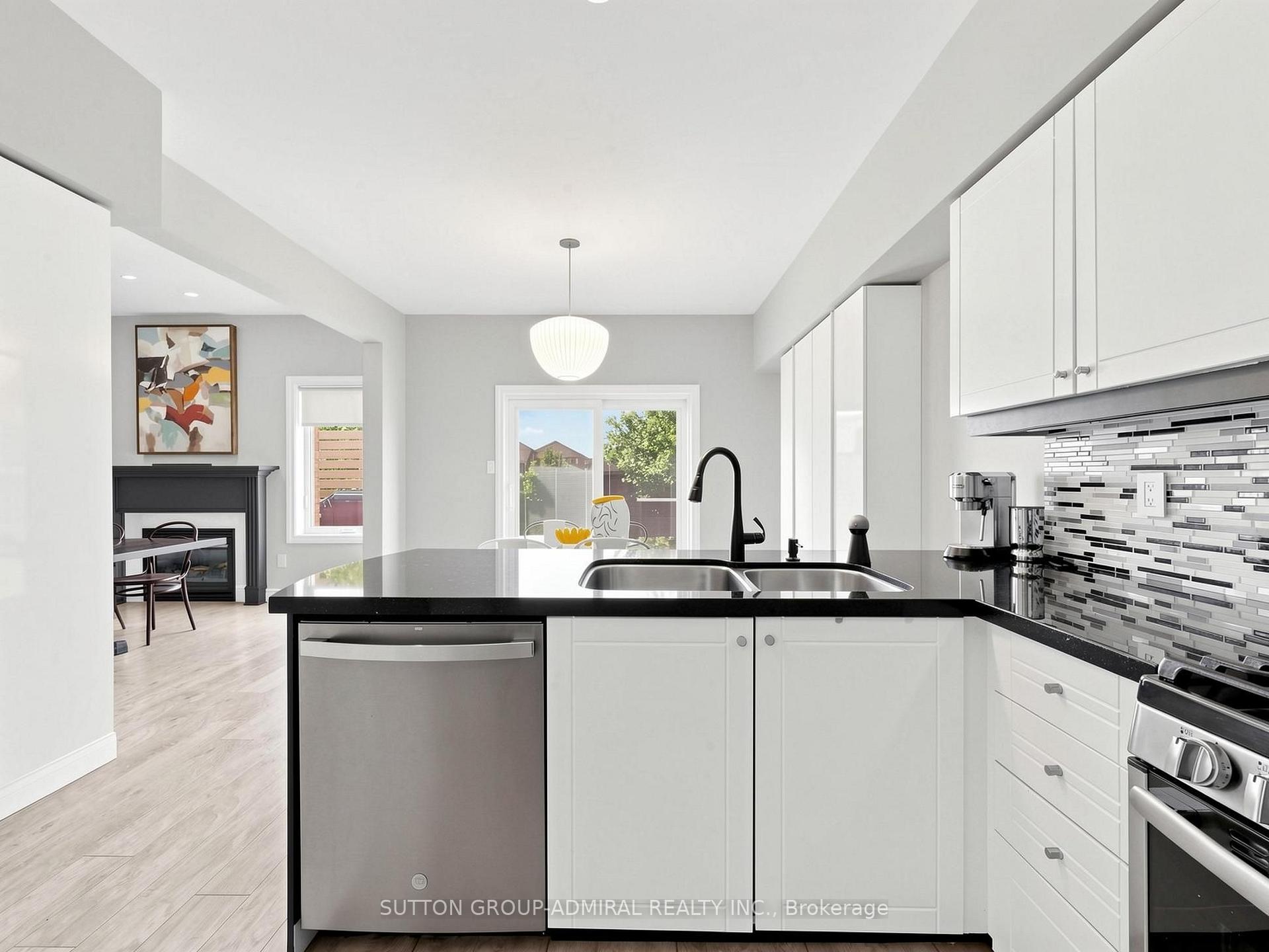 Photo 11 of 10 Silver Oaks Boulevard, Vaughan, Sonoma Heights — HOMEH