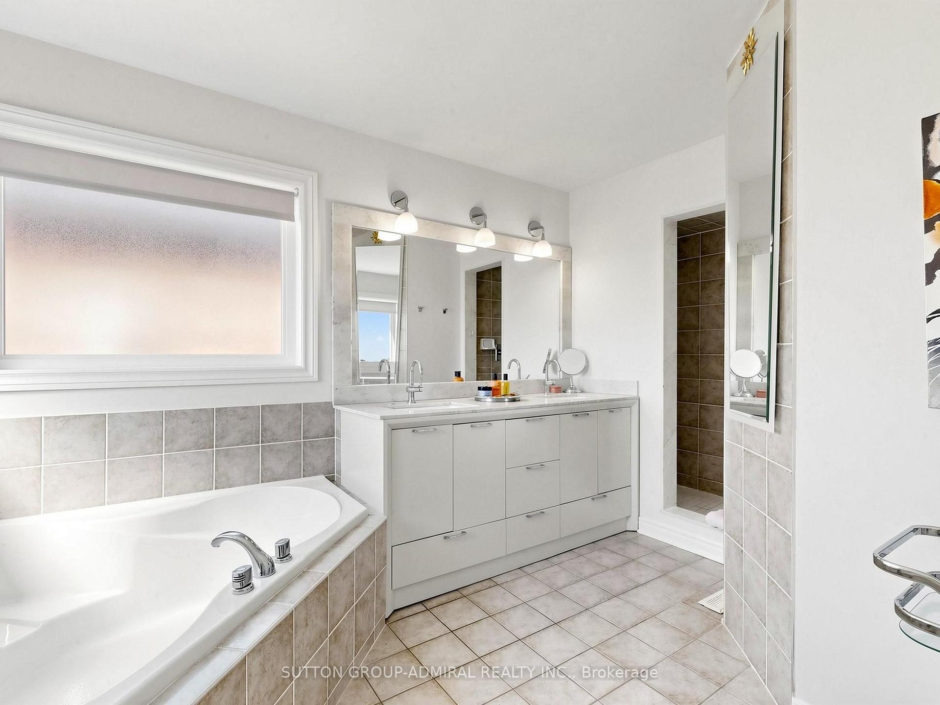 Photo 15 of 10 Silver Oaks Boulevard, Vaughan, Sonoma Heights — HOMEH
