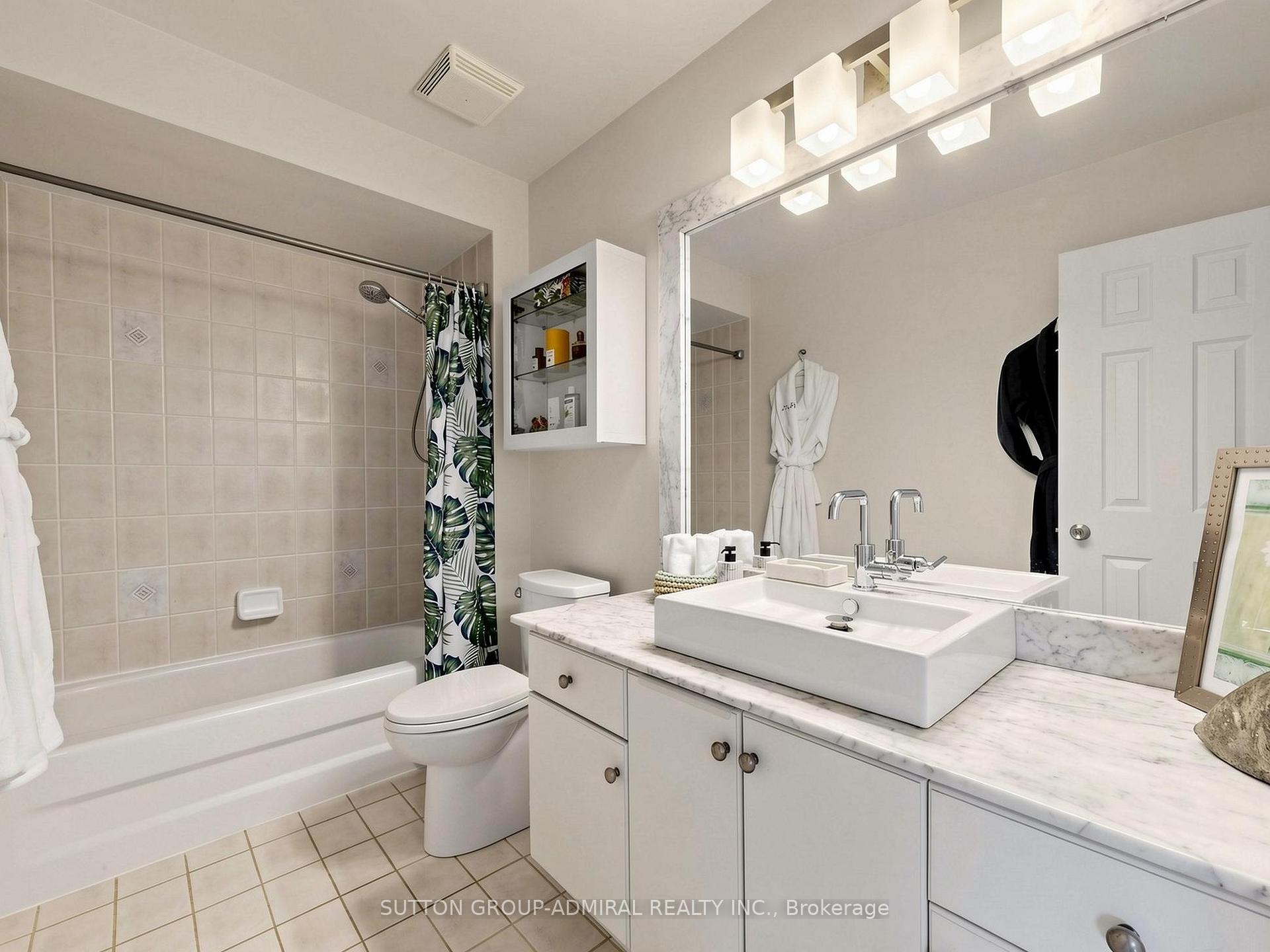 Photo 21 of 10 Silver Oaks Boulevard, Vaughan, Sonoma Heights — HOMEH