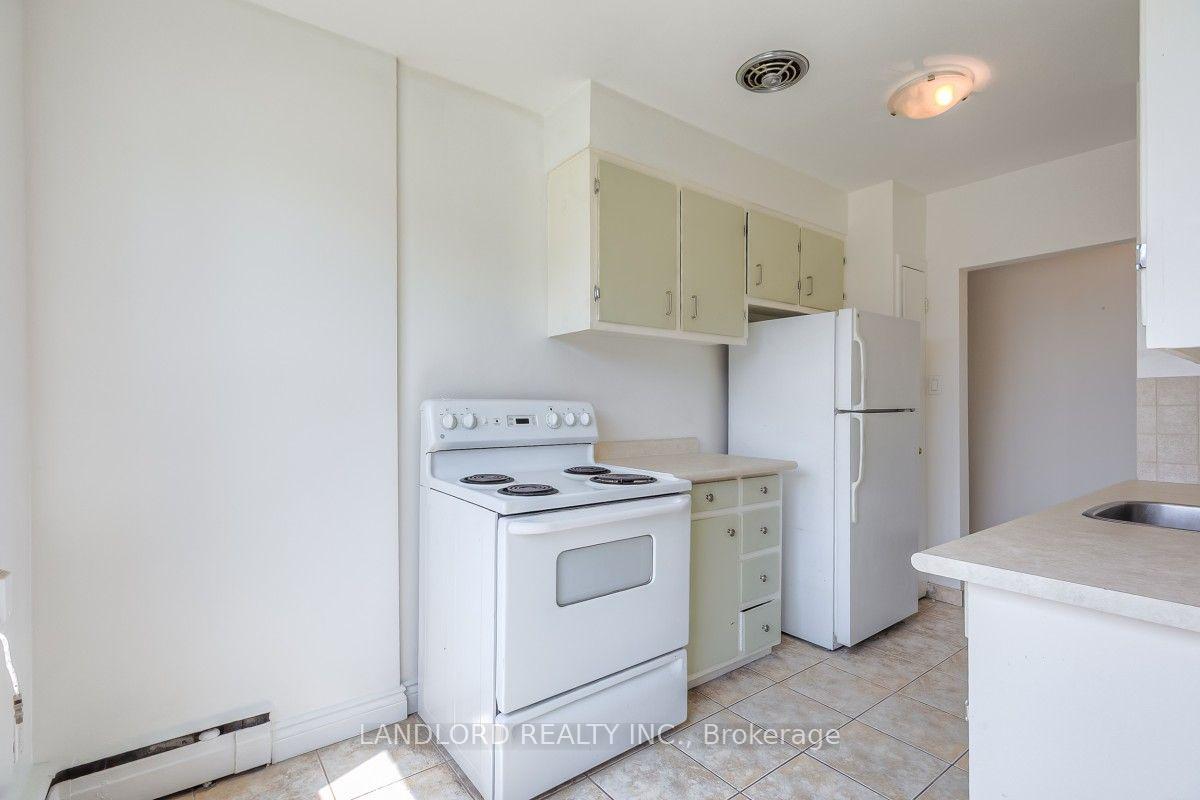 Photo 5 of Unit 204, 111 Craydon Road, Whitby, Downtown Whitby — HOMEH