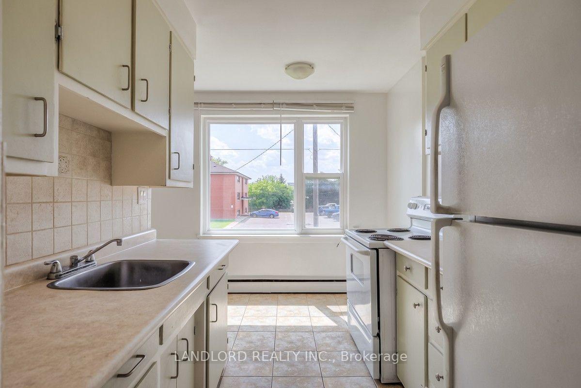 Photo 7 of Unit 204, 111 Craydon Road, Whitby, Downtown Whitby — HOMEH