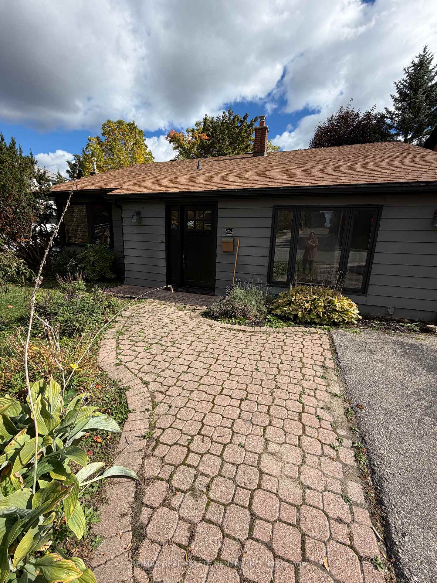 Photo 2 of 43a First Street E, Orangeville — HOMEH