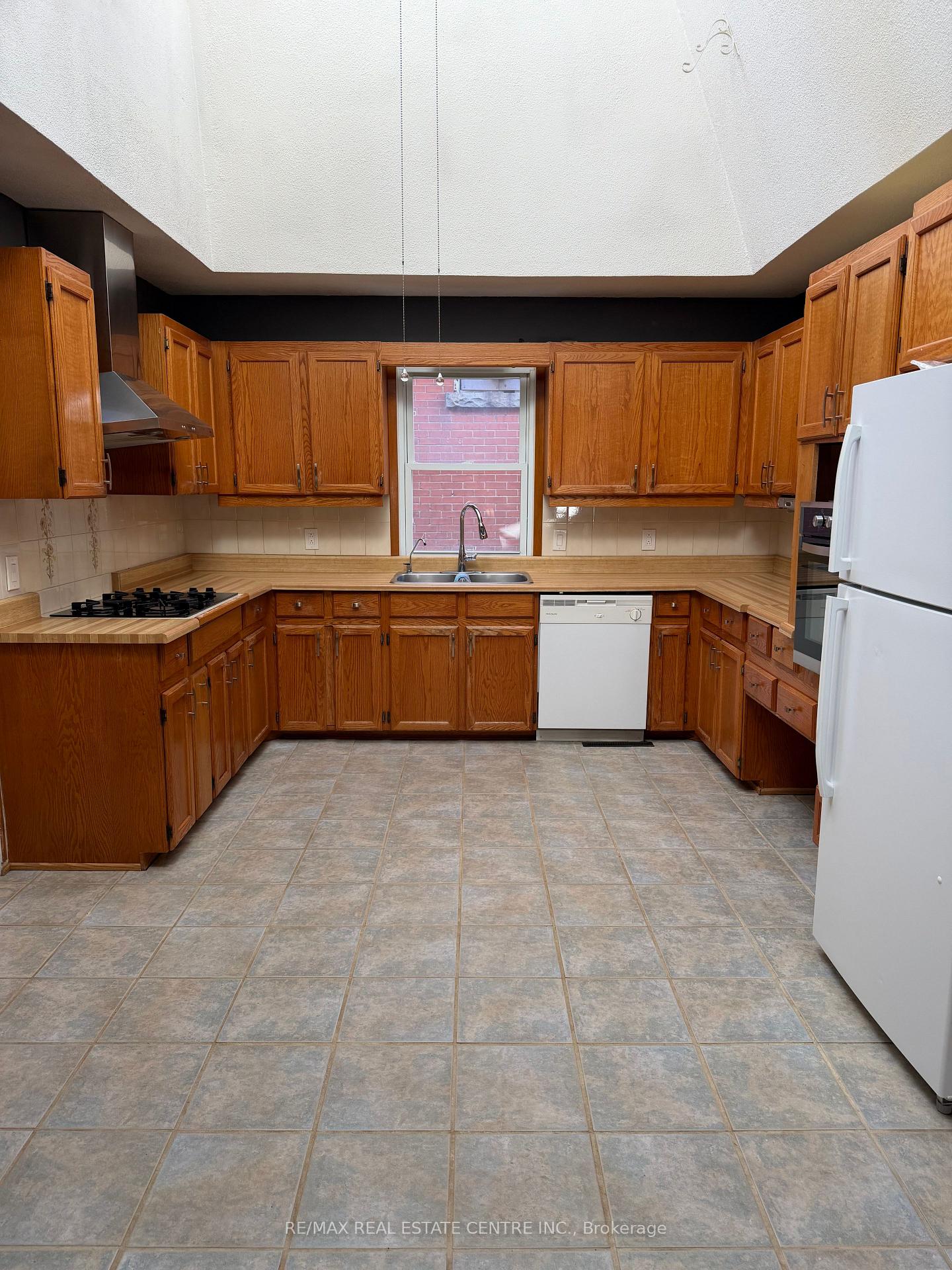Photo 3 of 43a First Street E, Orangeville — HOMEH