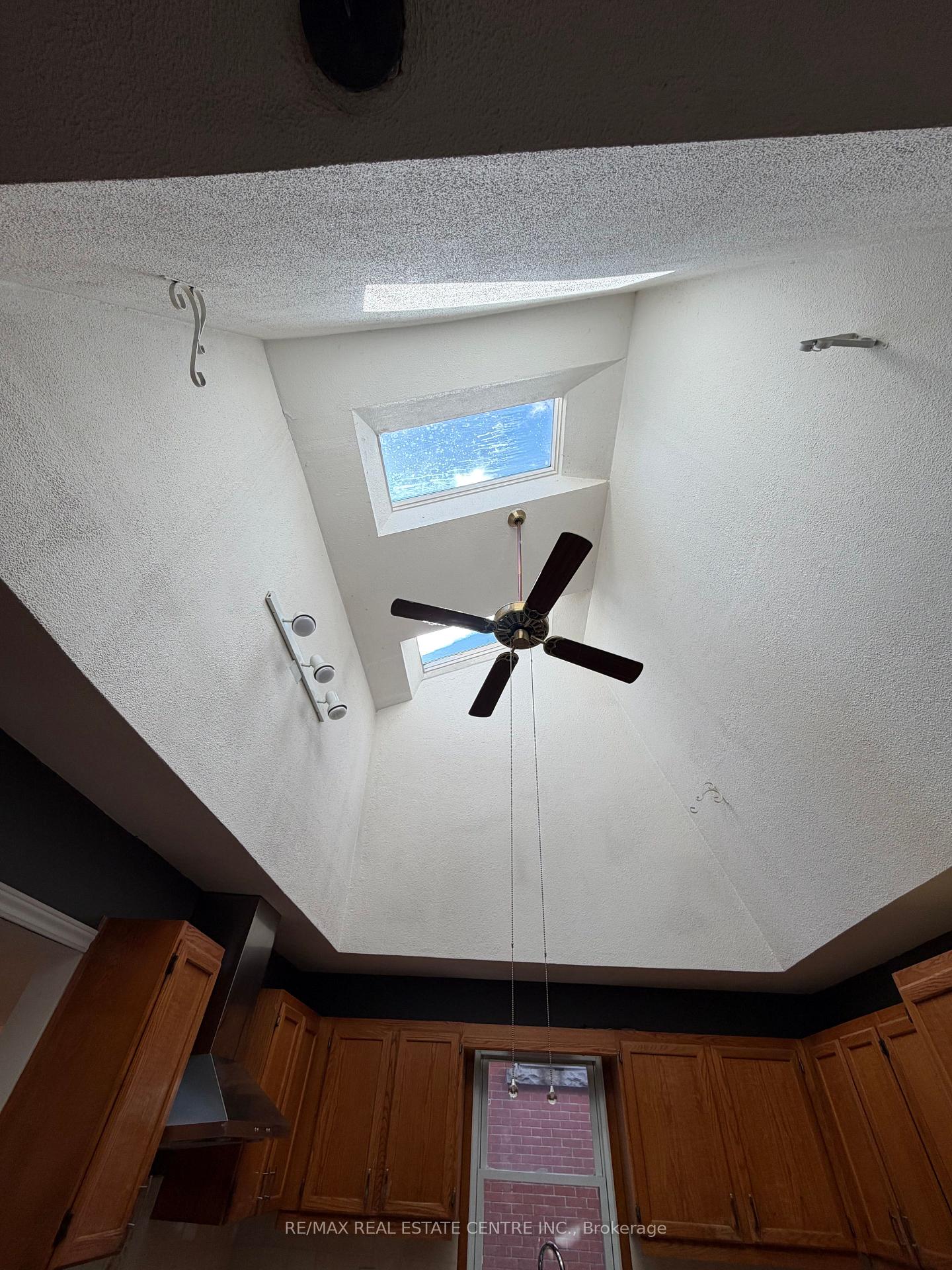Photo 6 of 43a First Street E, Orangeville — HOMEH