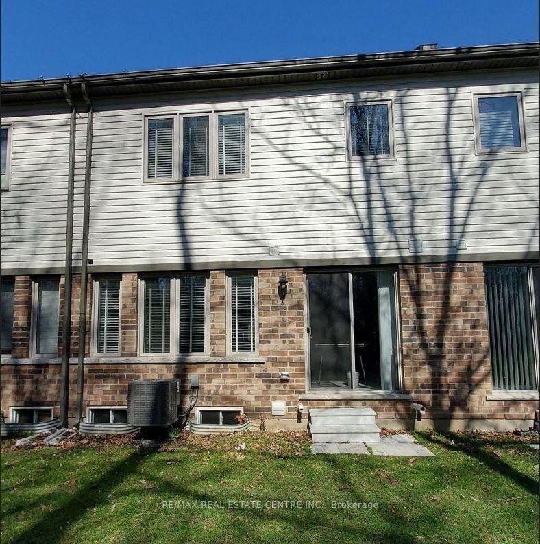 Photo 7 of Unit 27, 570 Linden Drive, Cambridge, Pioneer Tower West — HOMEH