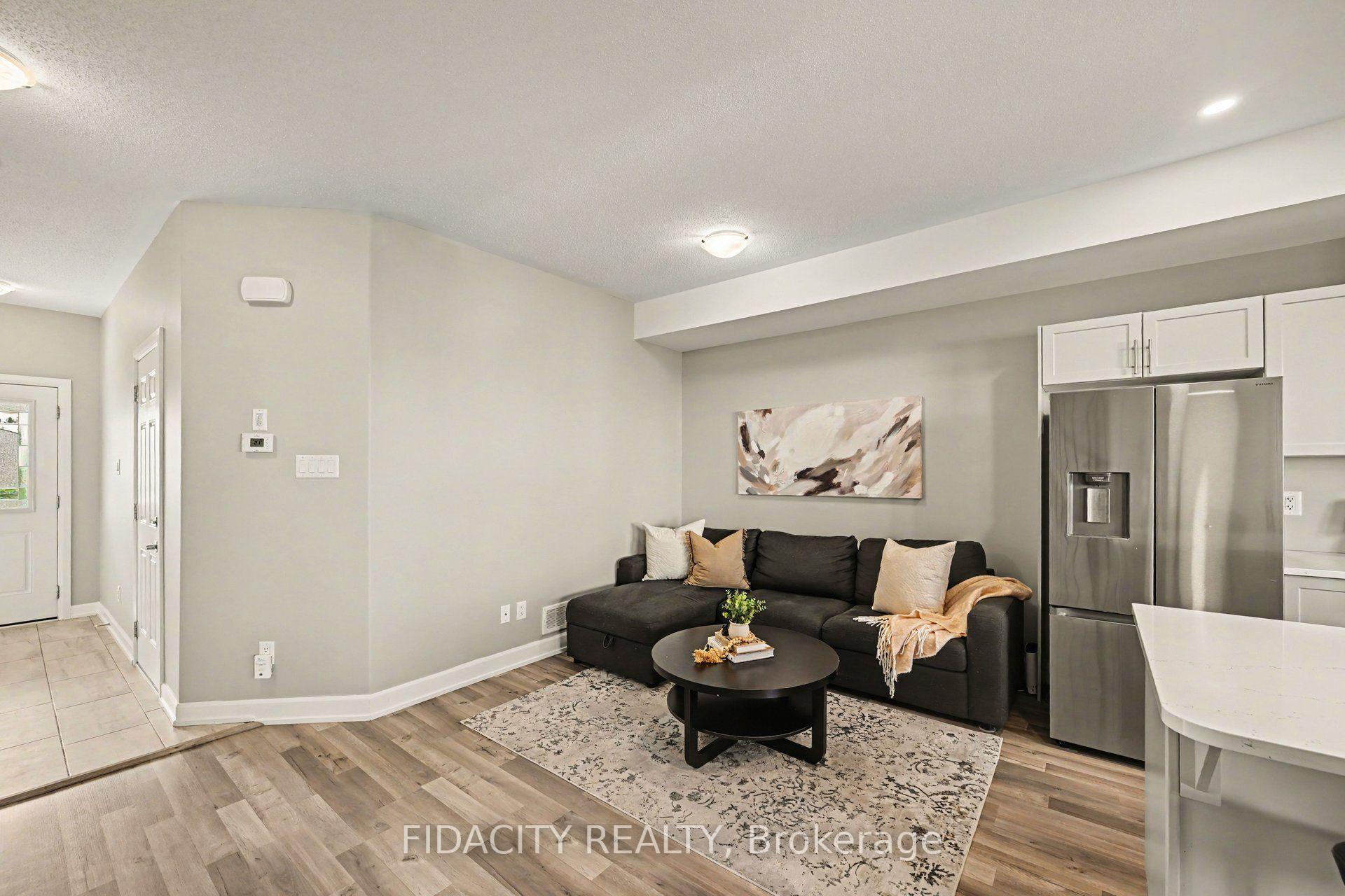 Photo 5 of 68 Vimy Ridge Crescent, Arnprior, Arnprior — HOMEH