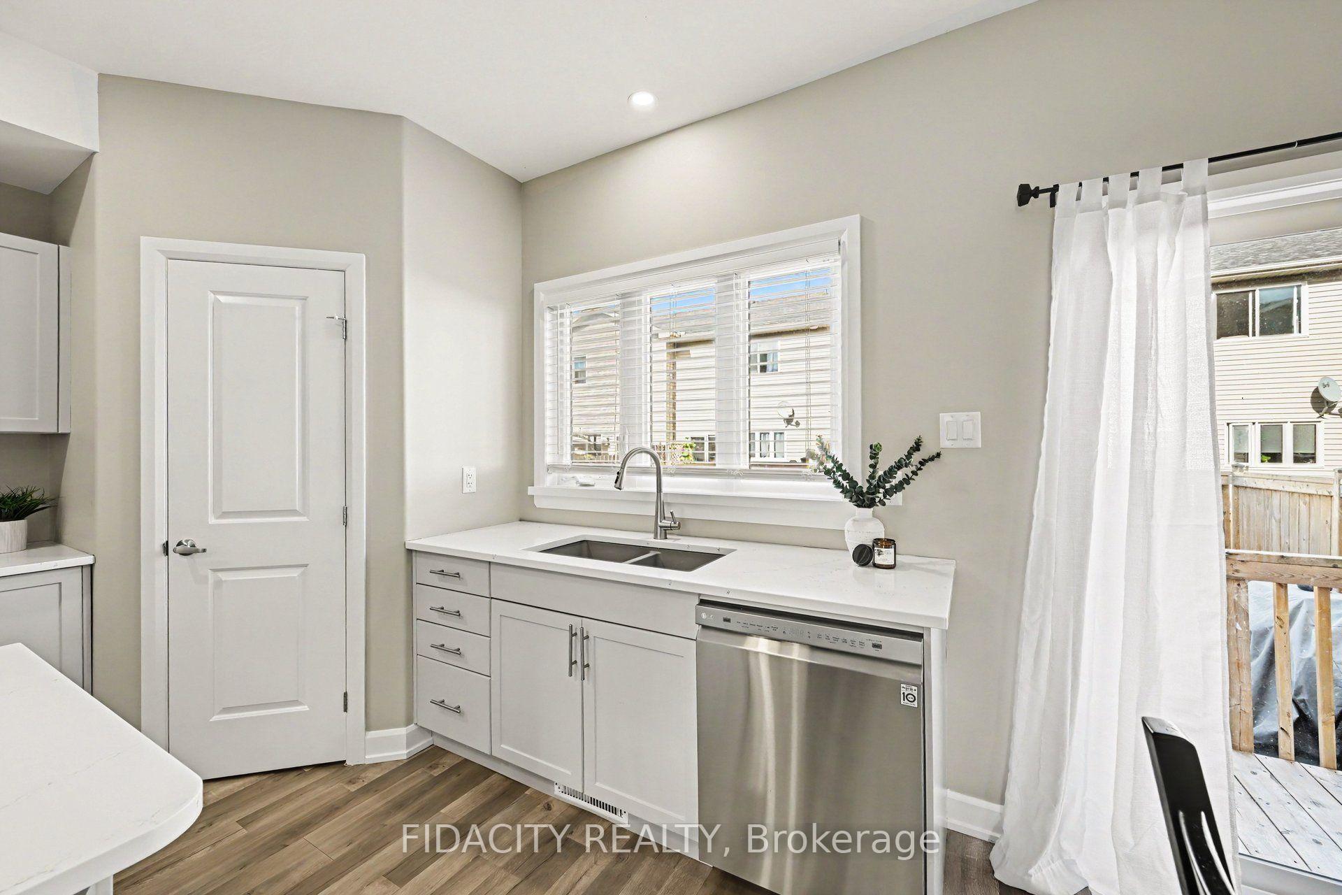 Photo 10 of 68 Vimy Ridge Crescent, Arnprior, Arnprior — HOMEH