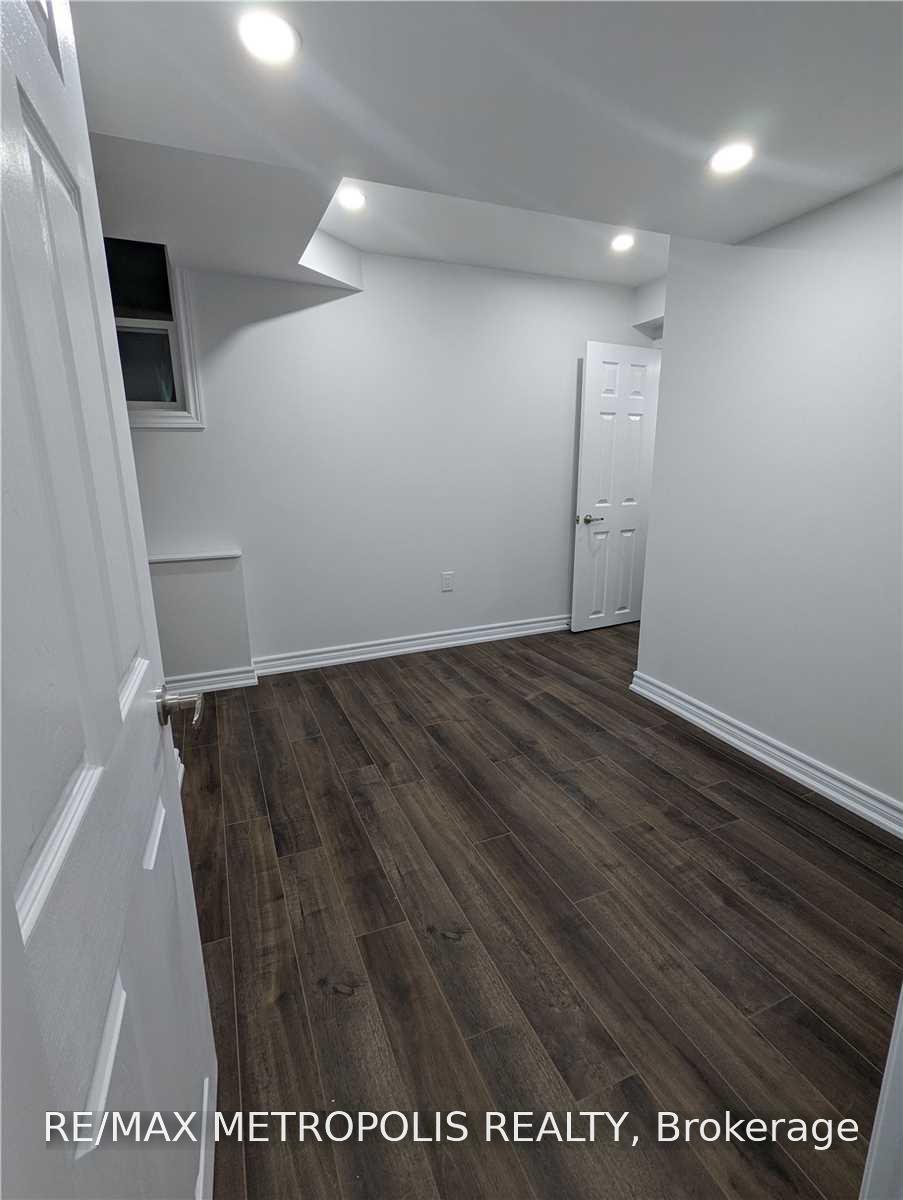 Photo 8 of Unit Bsmt, 119 Tom Edwards Drive, Whitby, Rolling Acres — HOMEH