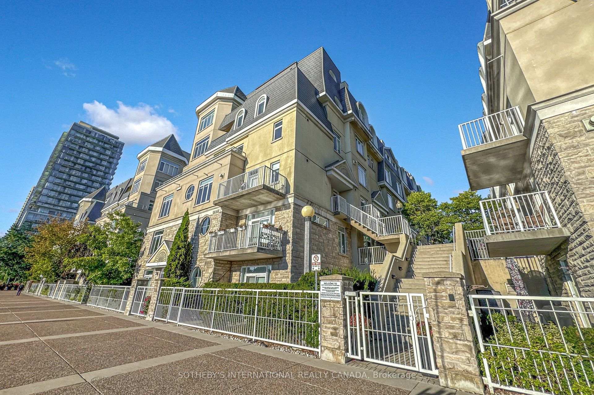 Photo 4 of Unit 377, 32 Stadium Road, Toronto, Niagara — HOMEH