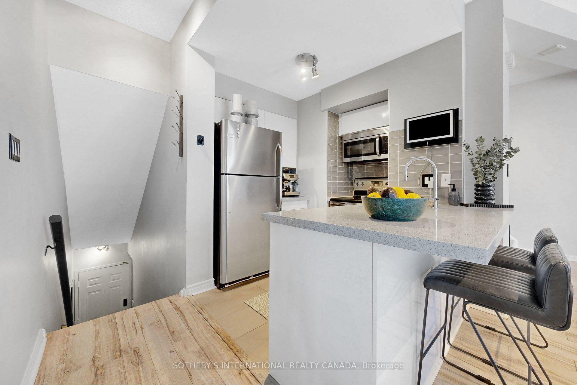 Photo 11 of Unit 377, 32 Stadium Road, Toronto, Niagara — HOMEH