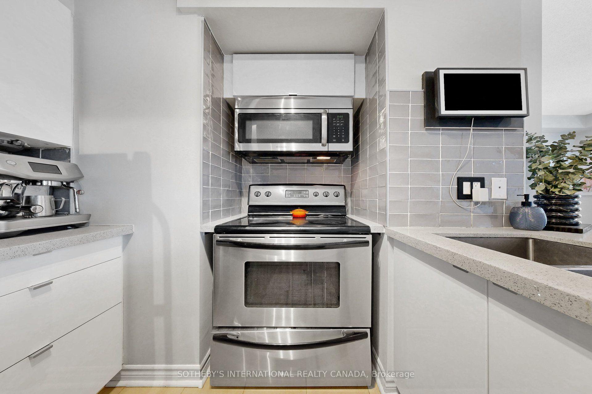 Photo 12 of Unit 377, 32 Stadium Road, Toronto, Niagara — HOMEH