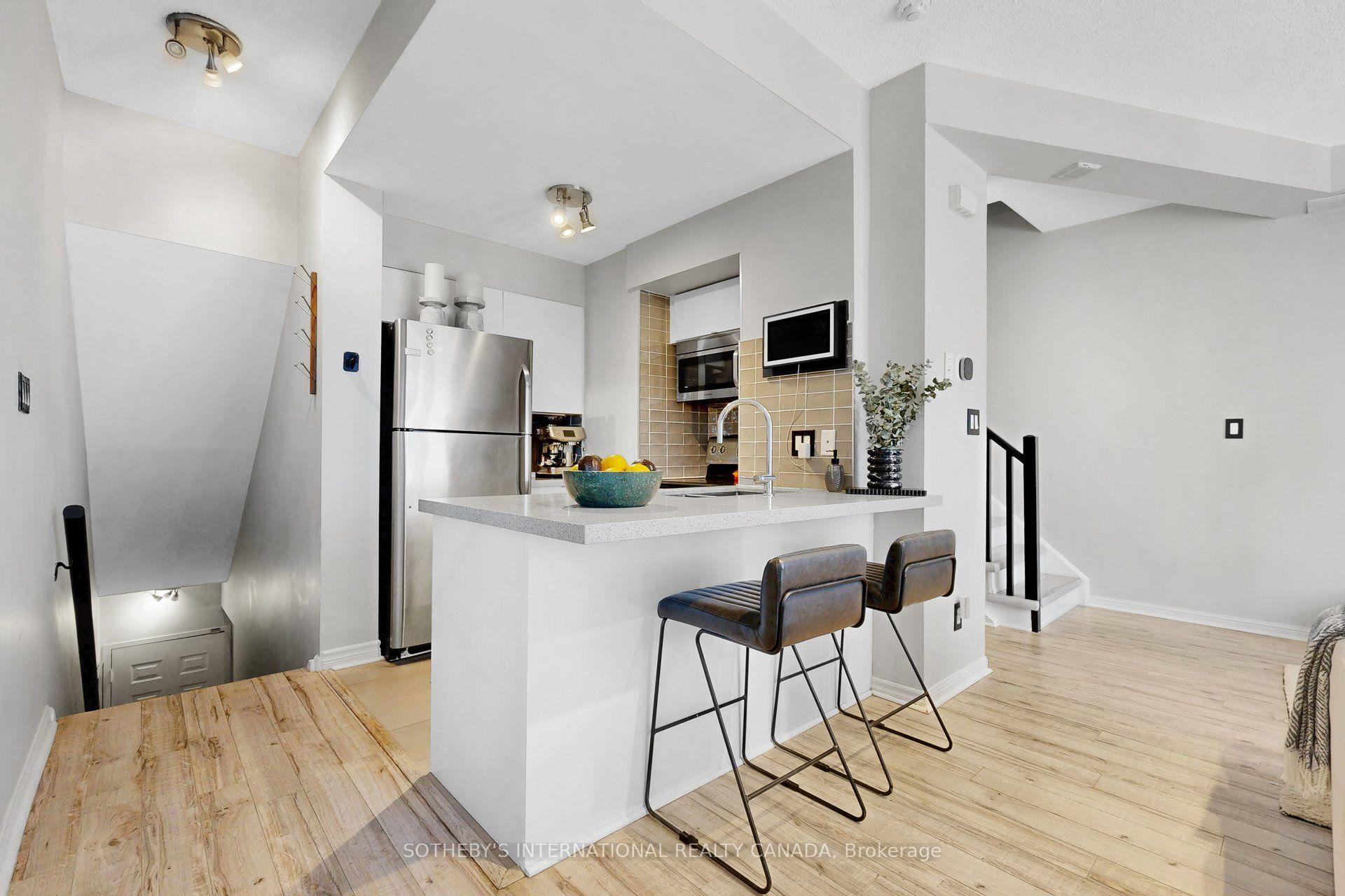 Photo 14 of Unit 377, 32 Stadium Road, Toronto, Niagara — HOMEH