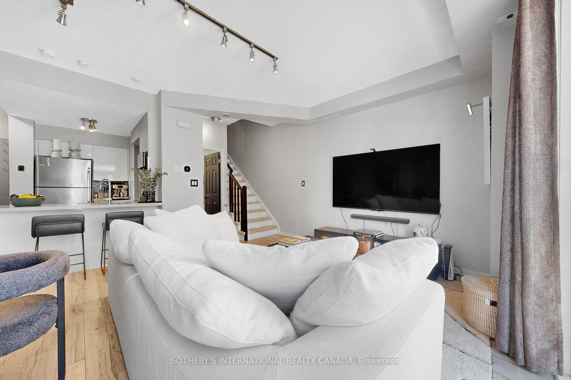 Photo 18 of Unit 377, 32 Stadium Road, Toronto, Niagara — HOMEH