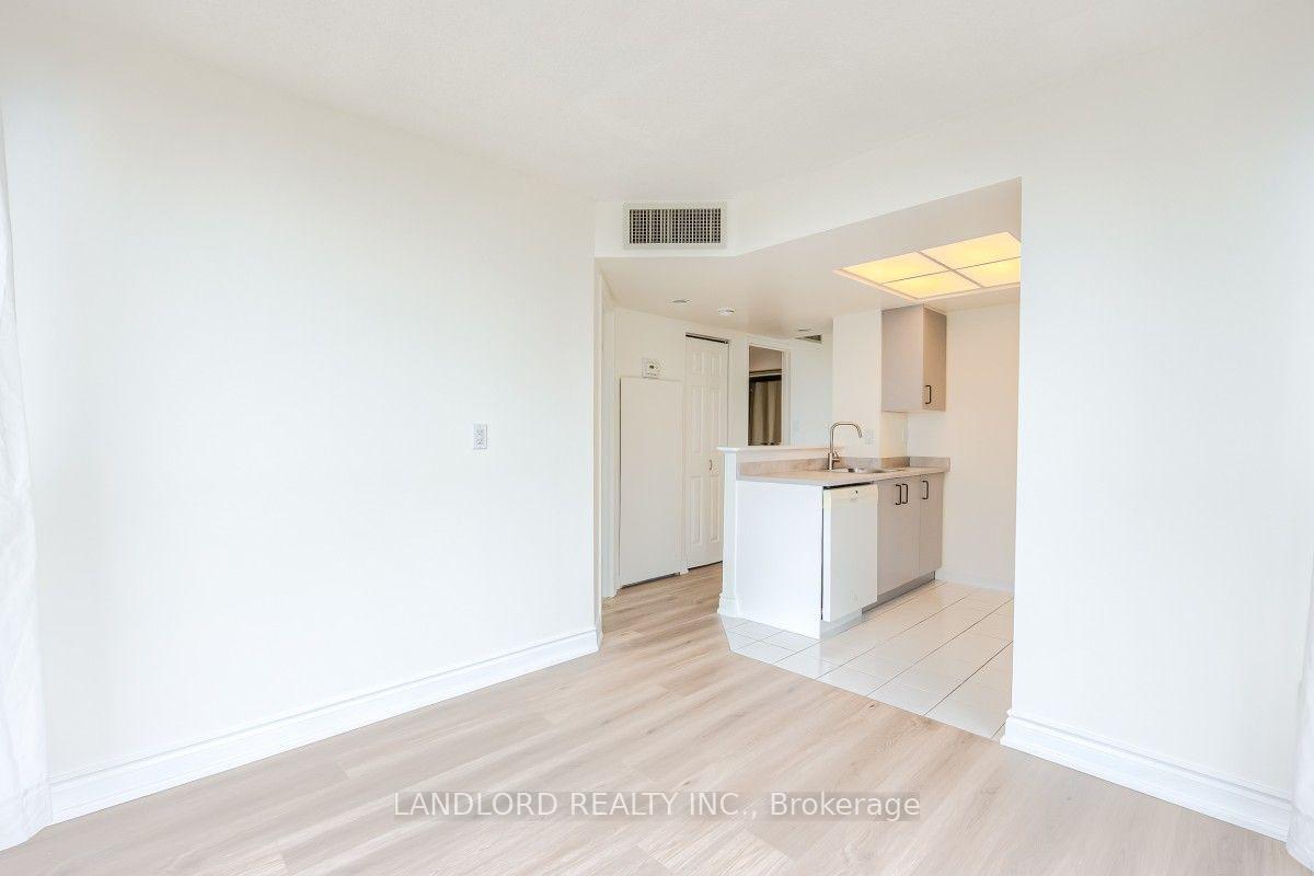 Photo 4 of Unit 2504, 5 Concorde Place, North York, Banbury-Don Mills — HOMEH