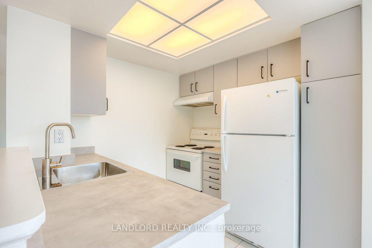 Photo 6 of Unit 2504, 5 Concorde Place, North York, Banbury-Don Mills — HOMEH