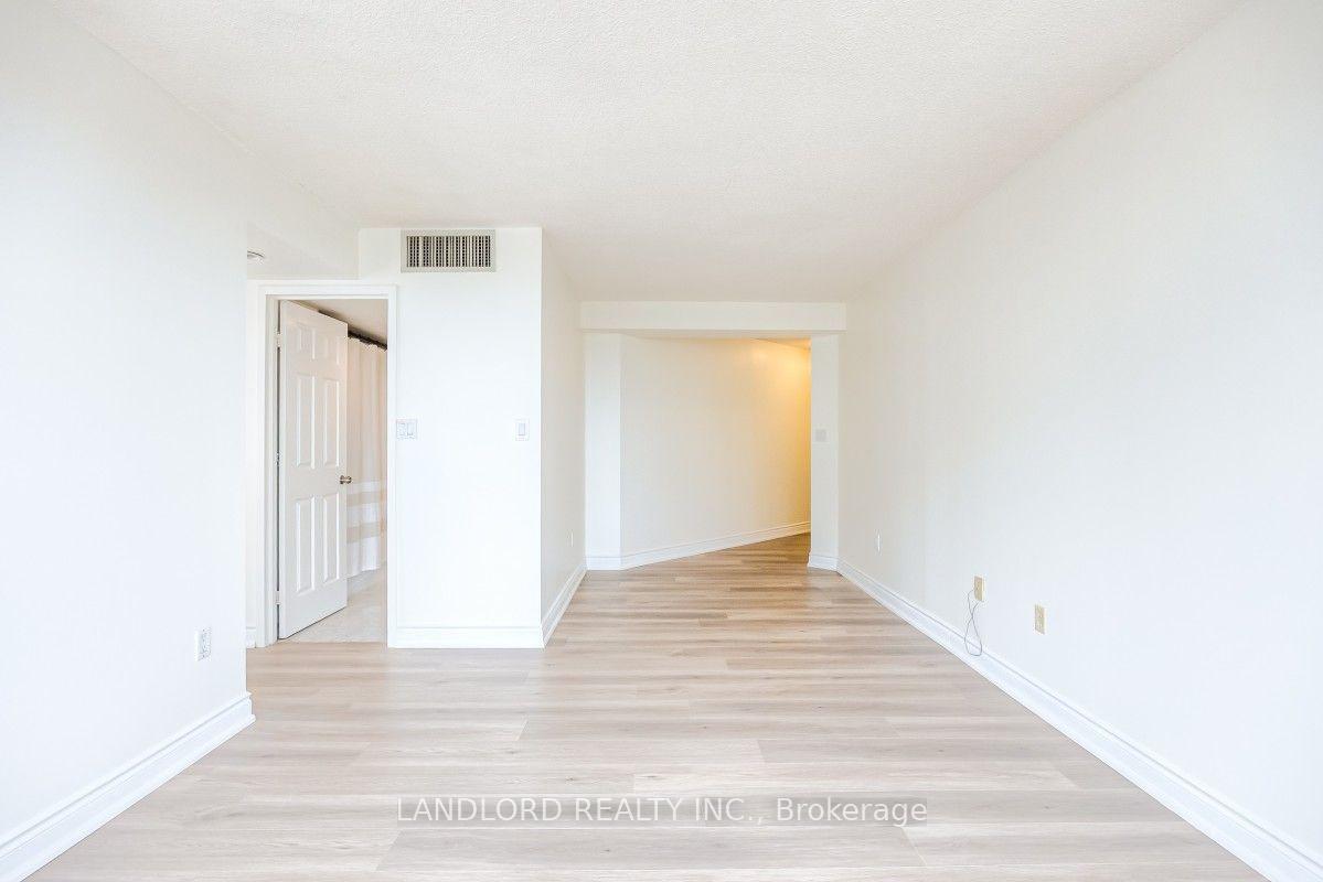 Photo 12 of Unit 2504, 5 Concorde Place, North York, Banbury-Don Mills — HOMEH