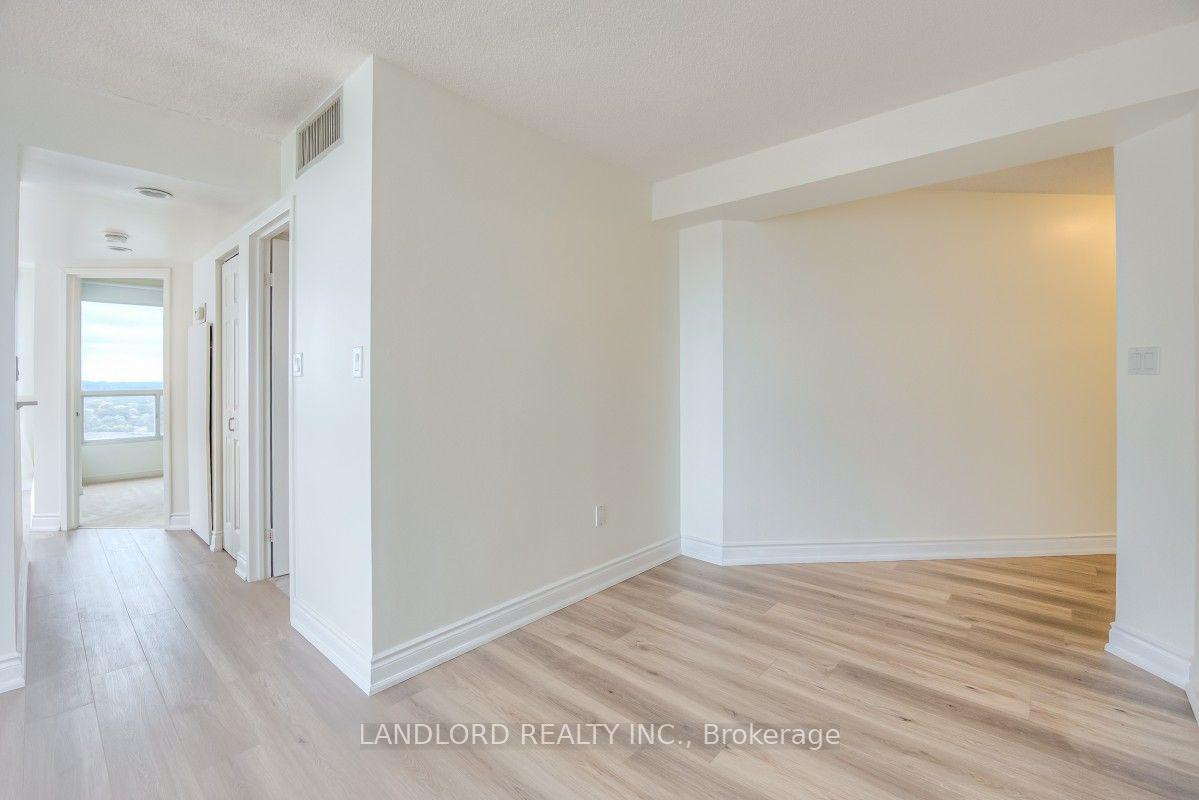Photo 13 of Unit 2504, 5 Concorde Place, North York, Banbury-Don Mills — HOMEH