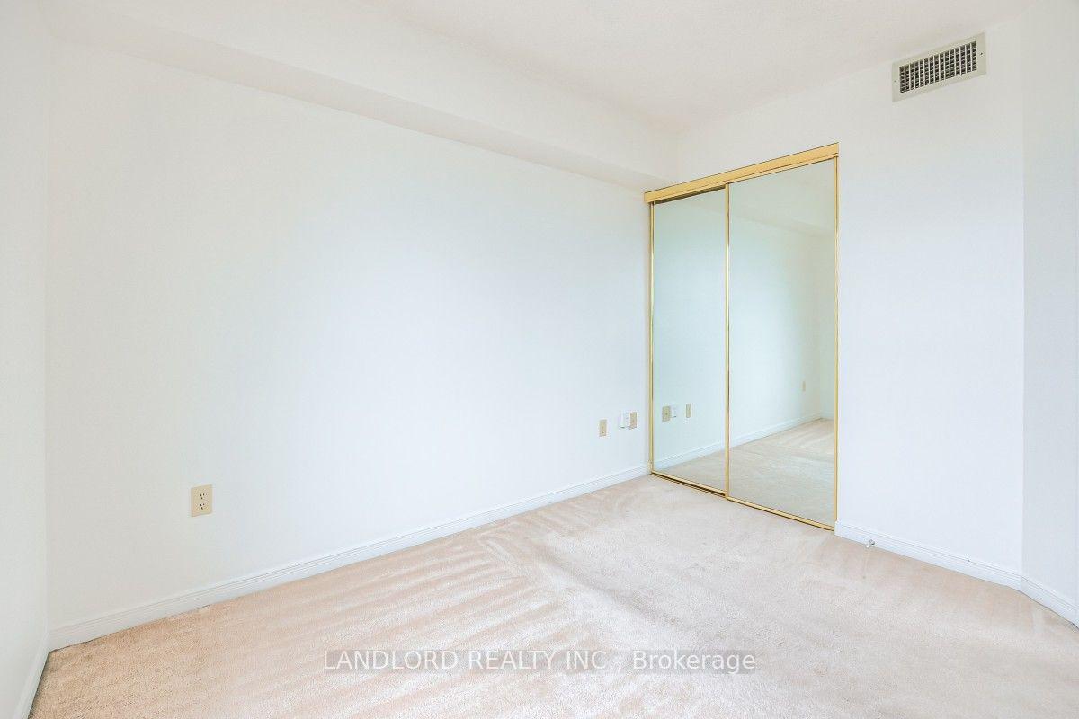 Photo 15 of Unit 2504, 5 Concorde Place, North York, Banbury-Don Mills — HOMEH
