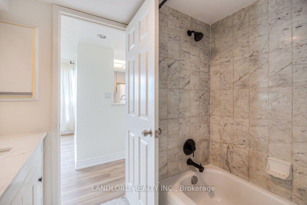 Photo 18 of Unit 2504, 5 Concorde Place, North York, Banbury-Don Mills — HOMEH