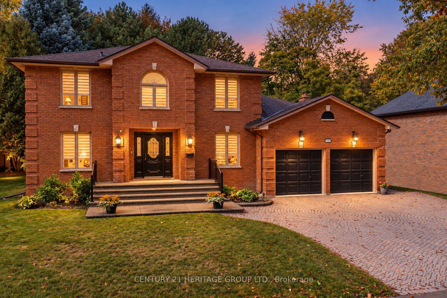 Photo 2 of 144 Lovers Lane, Hamilton, Ancaster — HOMEH