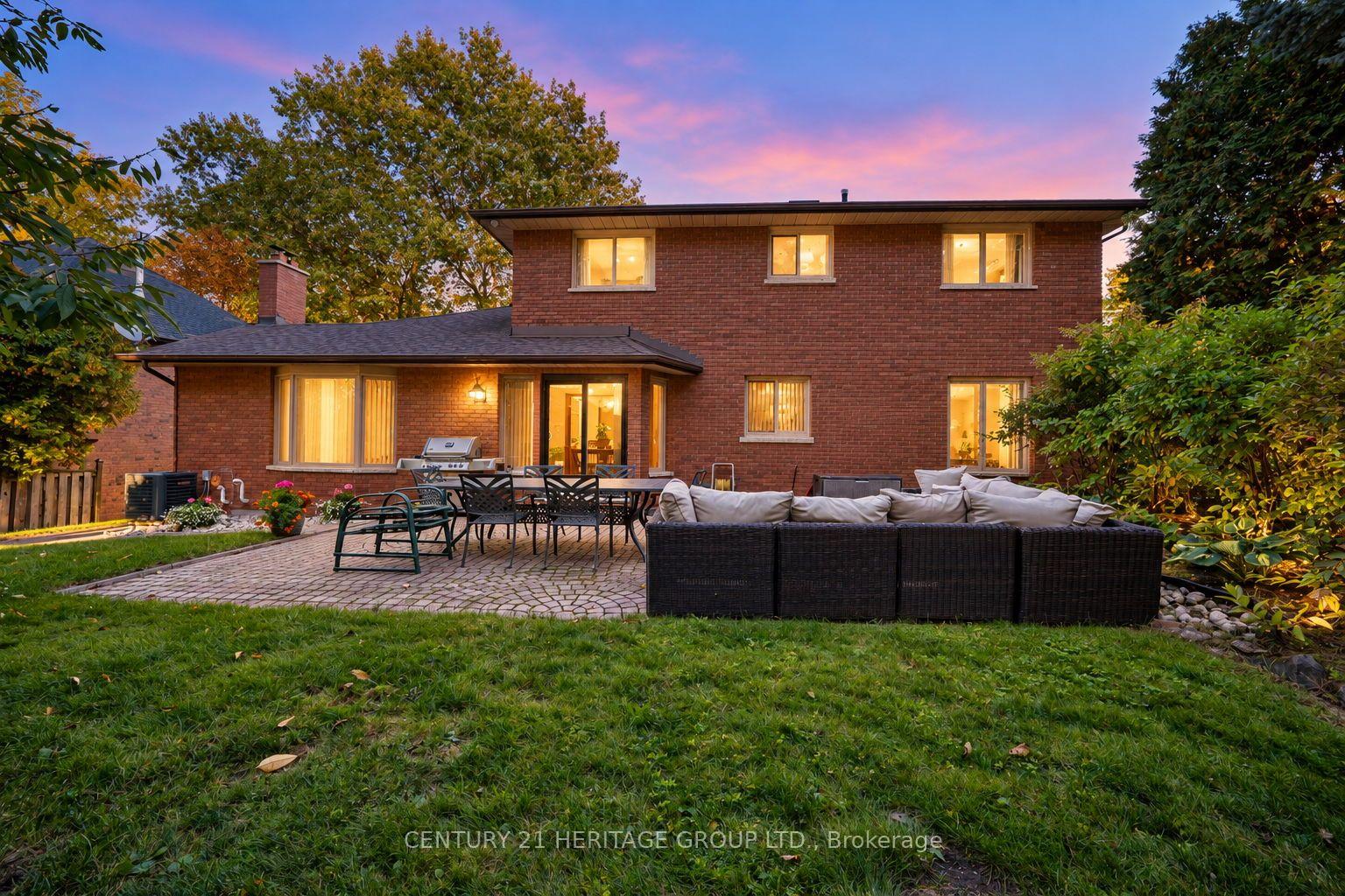 Photo 3 of 144 Lovers Lane, Hamilton, Ancaster — HOMEH