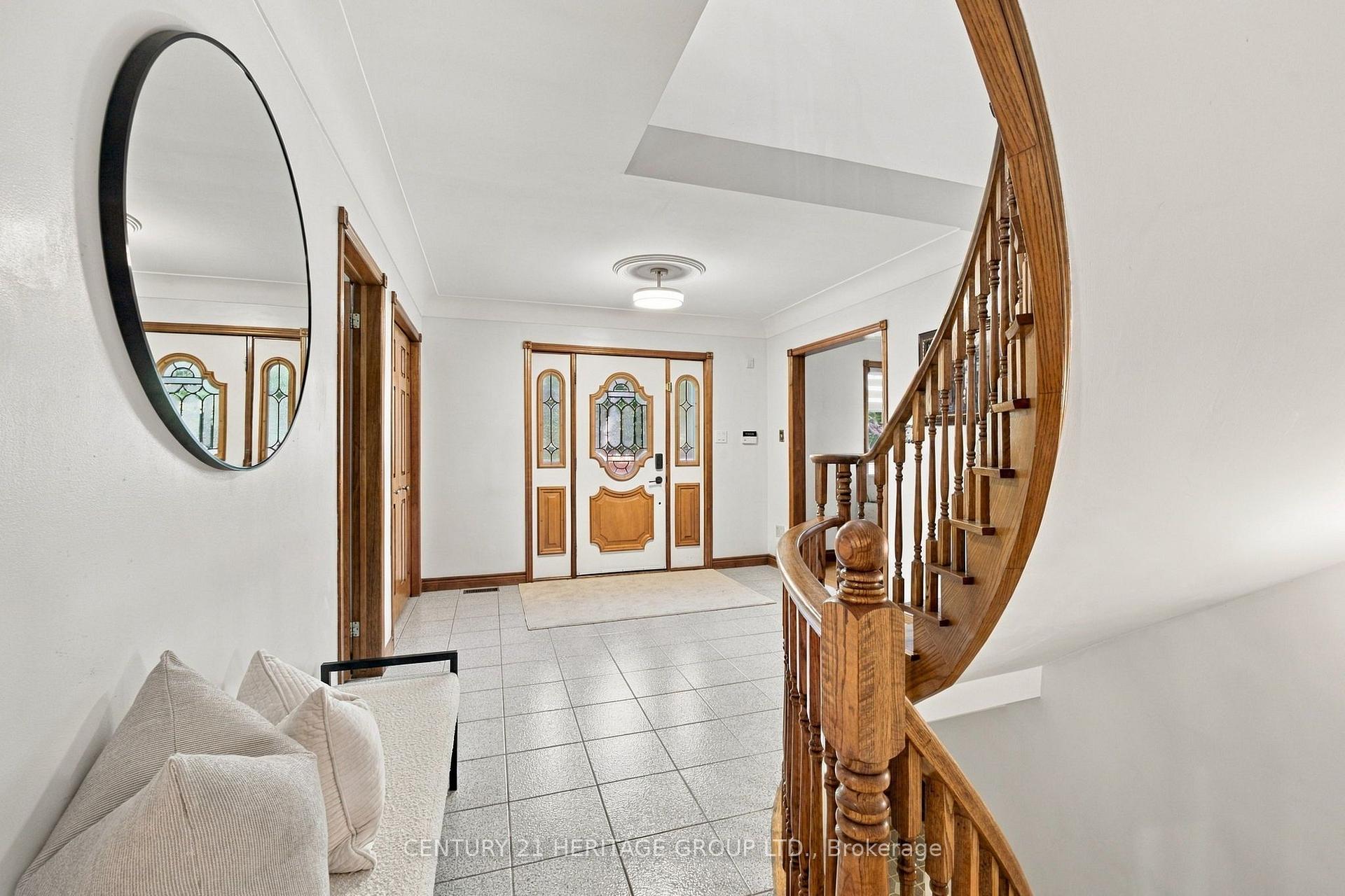 Photo 6 of 144 Lovers Lane, Hamilton, Ancaster — HOMEH