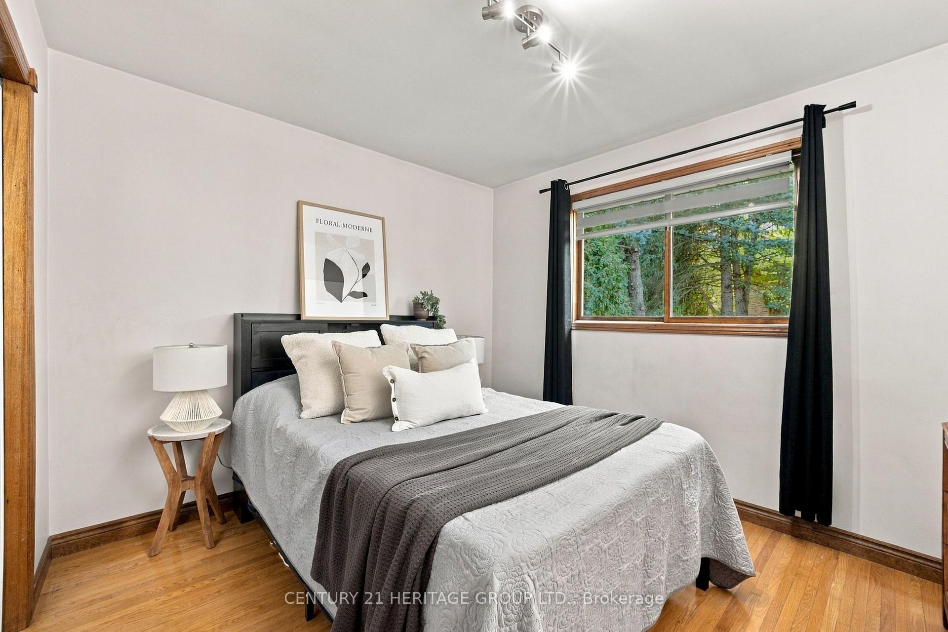 Photo 31 of 144 Lovers Lane, Hamilton, Ancaster — HOMEH