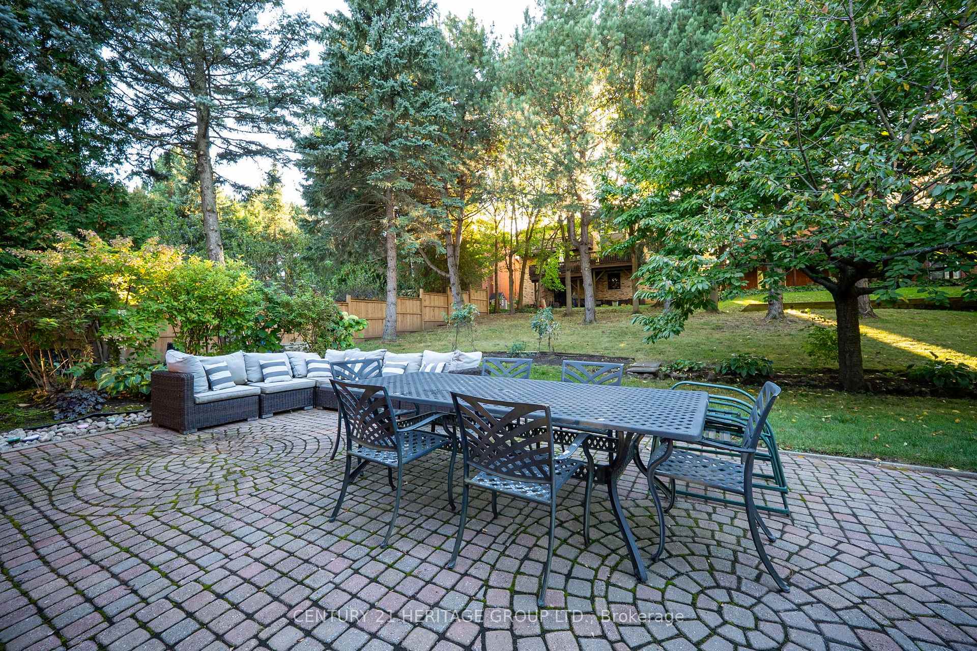 Photo 42 of 144 Lovers Lane, Hamilton, Ancaster — HOMEH