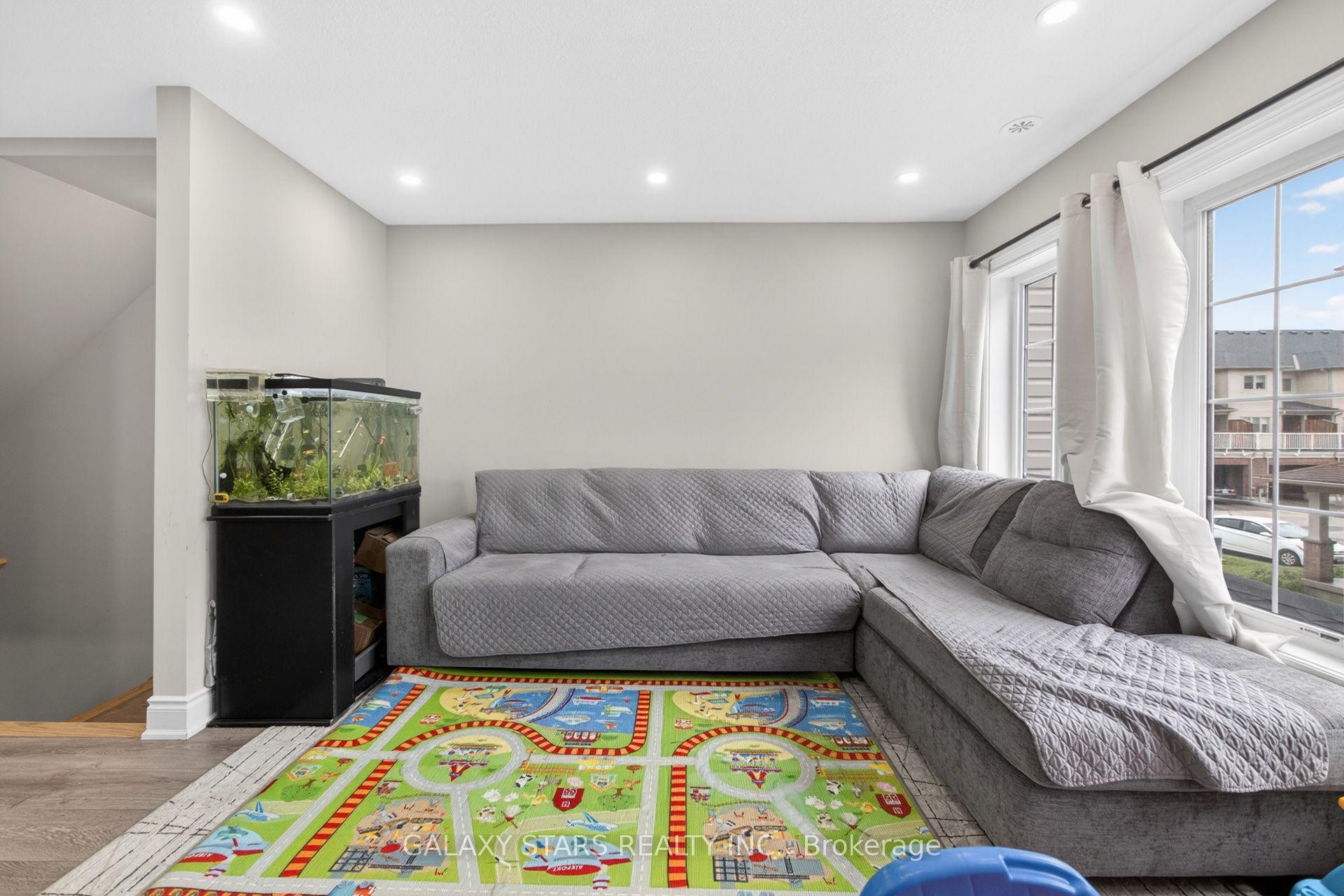 Photo 13 of Unit 30, 420 Linden Drive, Cambridge, Preston Heights — HOMEH