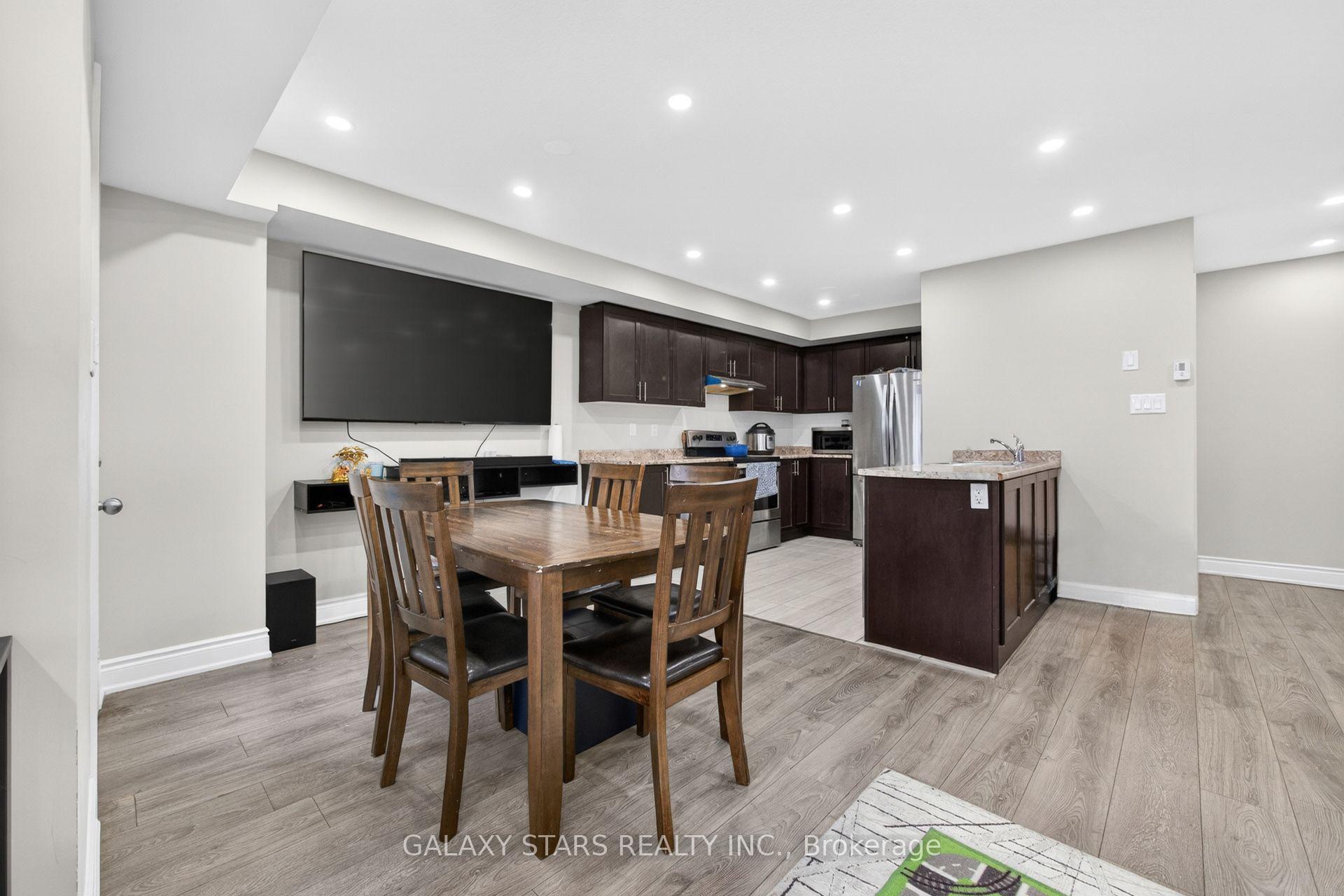 Photo 16 of Unit 30, 420 Linden Drive, Cambridge, Preston Heights — HOMEH