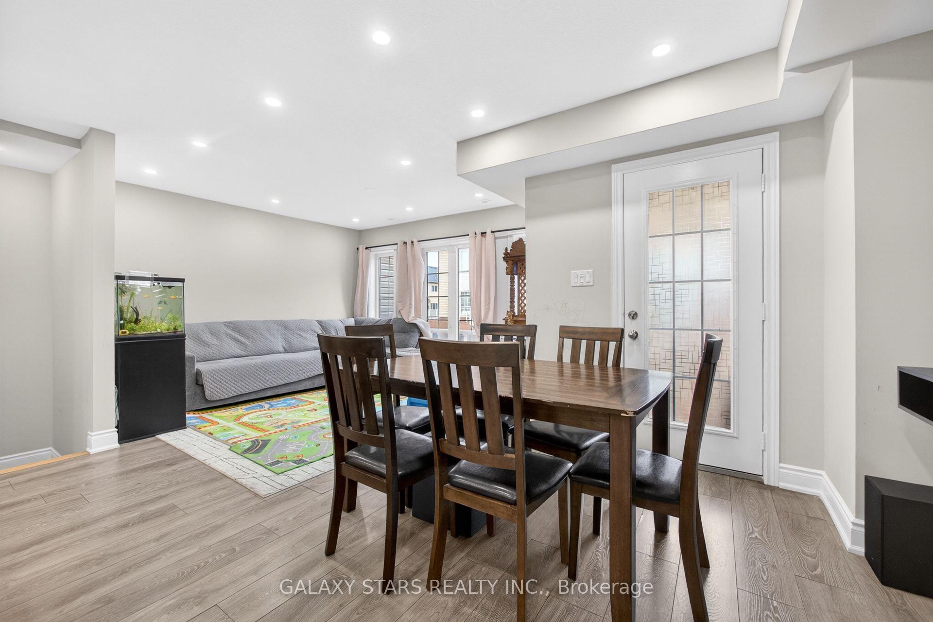 Photo 18 of Unit 30, 420 Linden Drive, Cambridge, Preston Heights — HOMEH