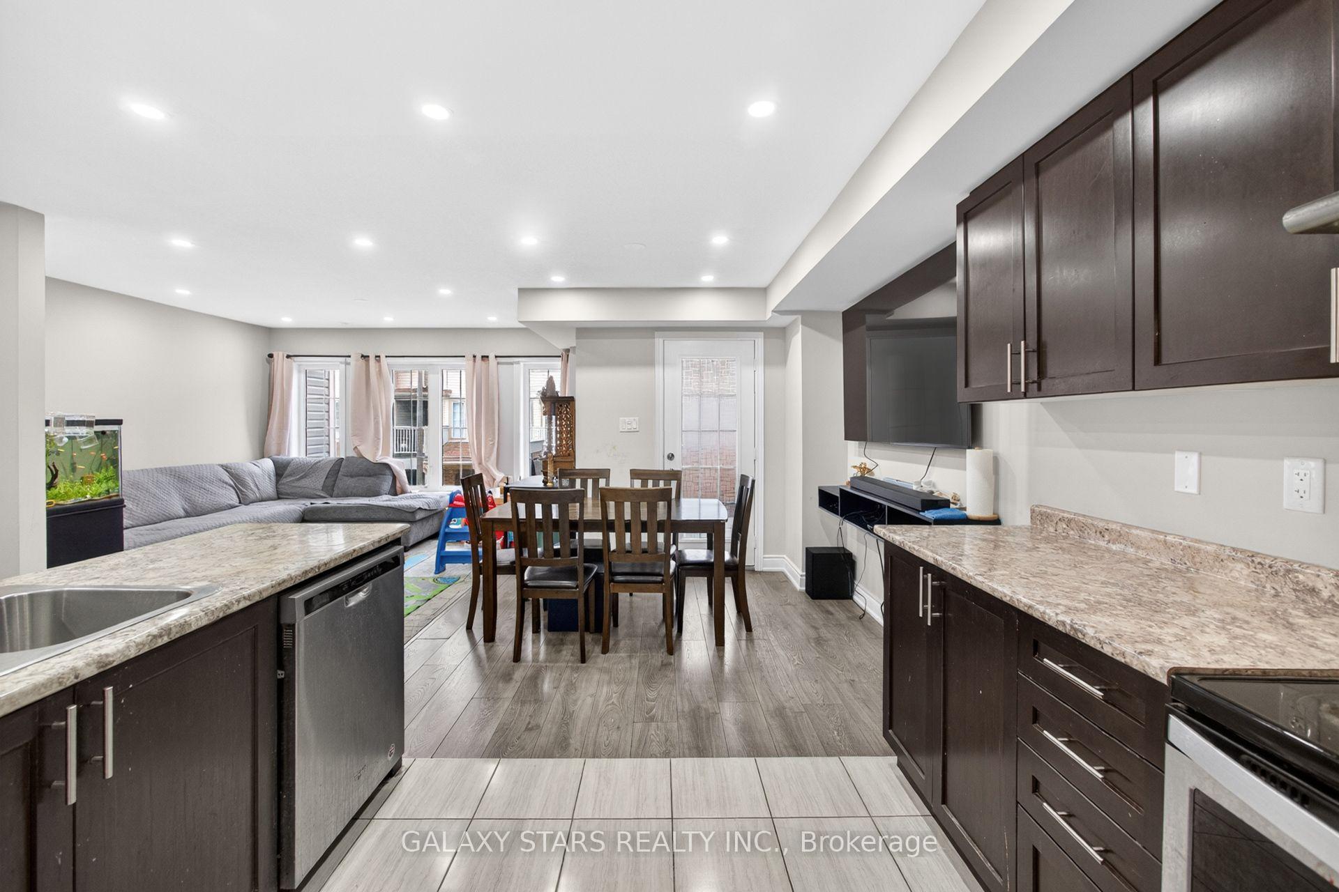 Photo 24 of Unit 30, 420 Linden Drive, Cambridge, Preston Heights — HOMEH