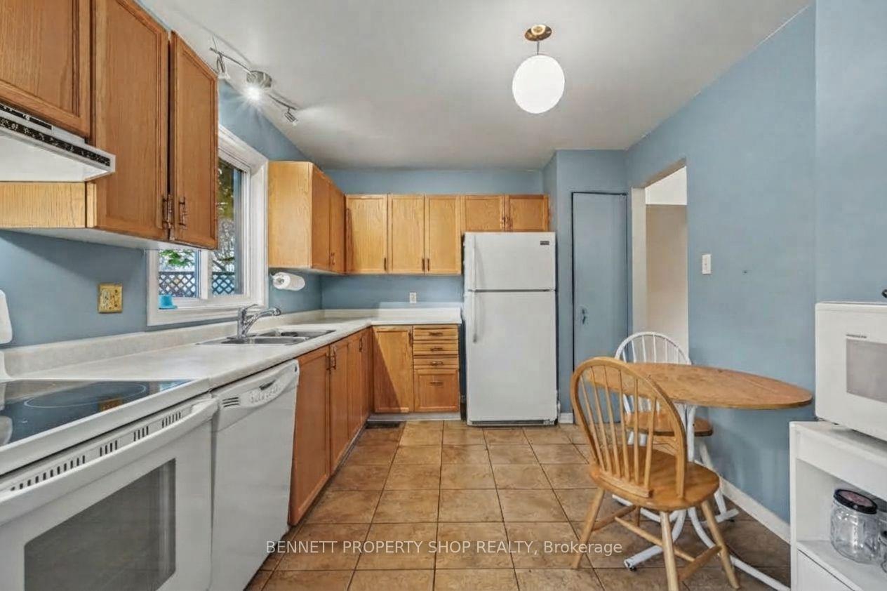 Photo 4 of 636 Apollo Way, Ottawa, Fallingbrook/Pineridge — HOMEH