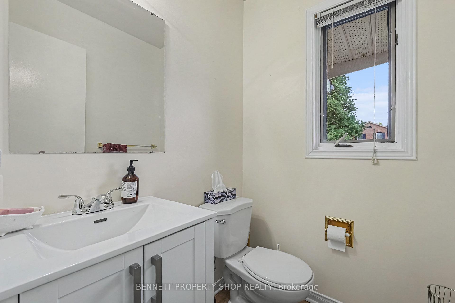 Photo 6 of 636 Apollo Way, Ottawa, Fallingbrook/Pineridge — HOMEH