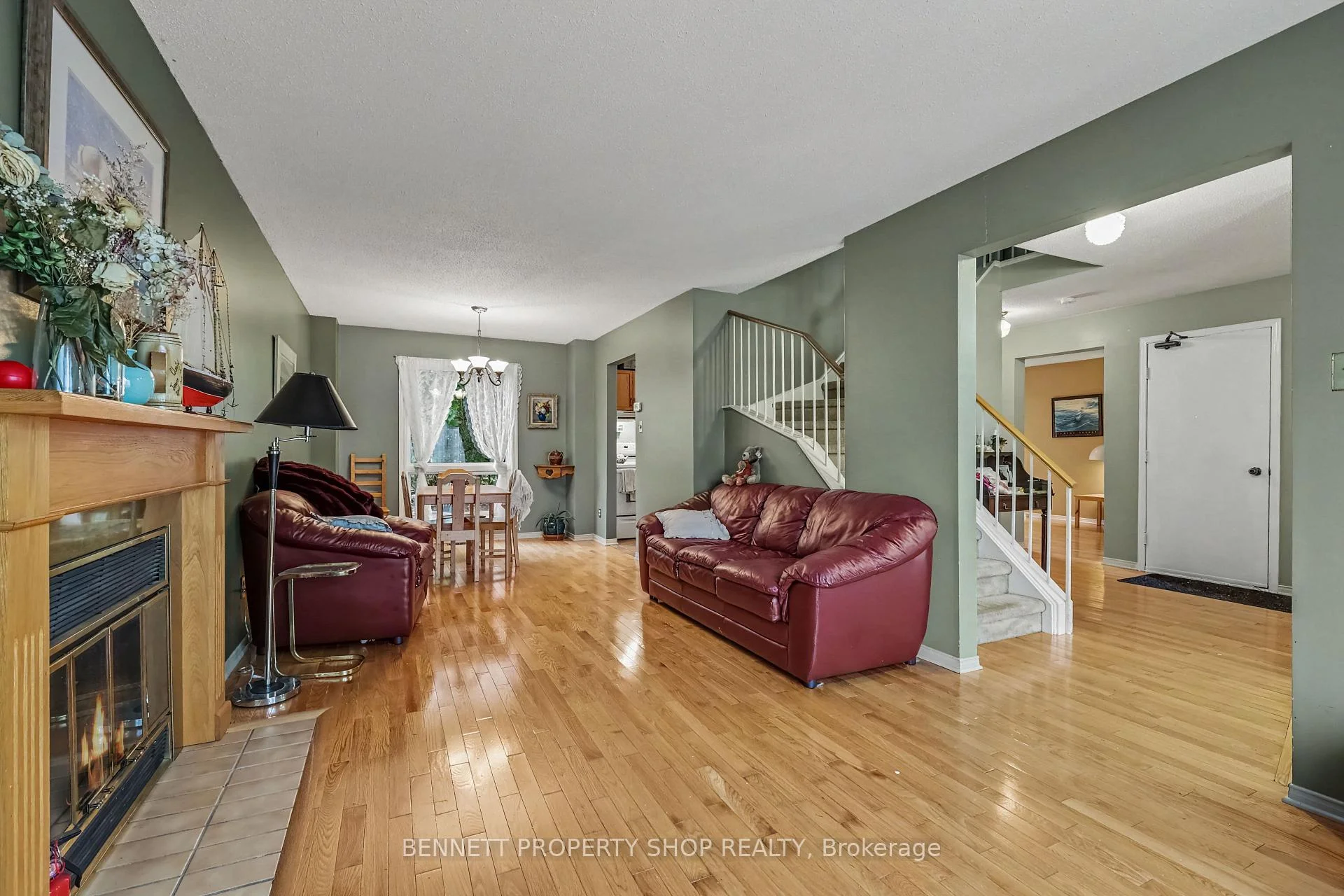 Photo 16 of 636 Apollo Way, Ottawa, Fallingbrook/Pineridge — HOMEH